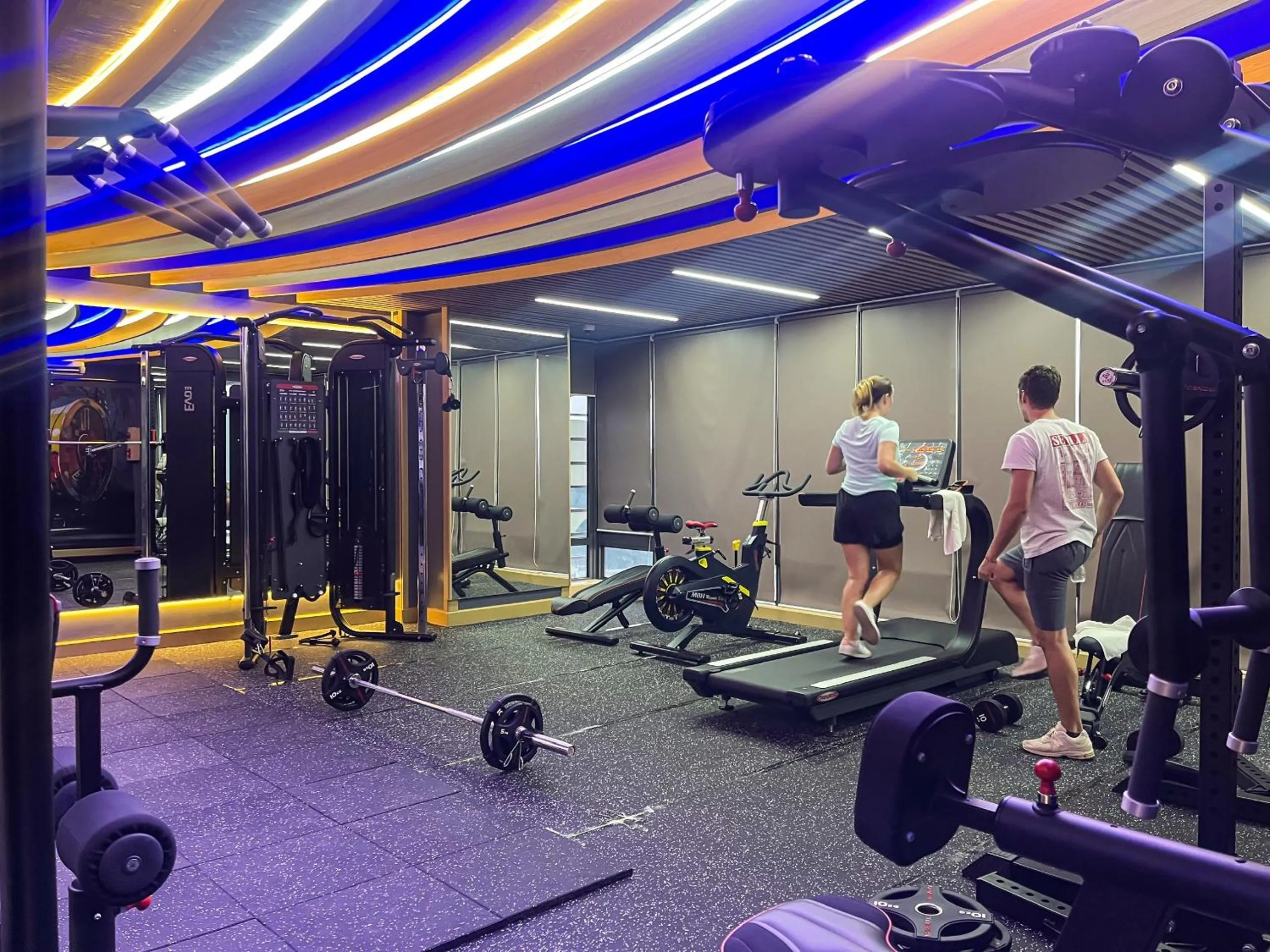 Fitness centre/facilities in Cat Ba Paradise Hotel - Sky Bar & Massage