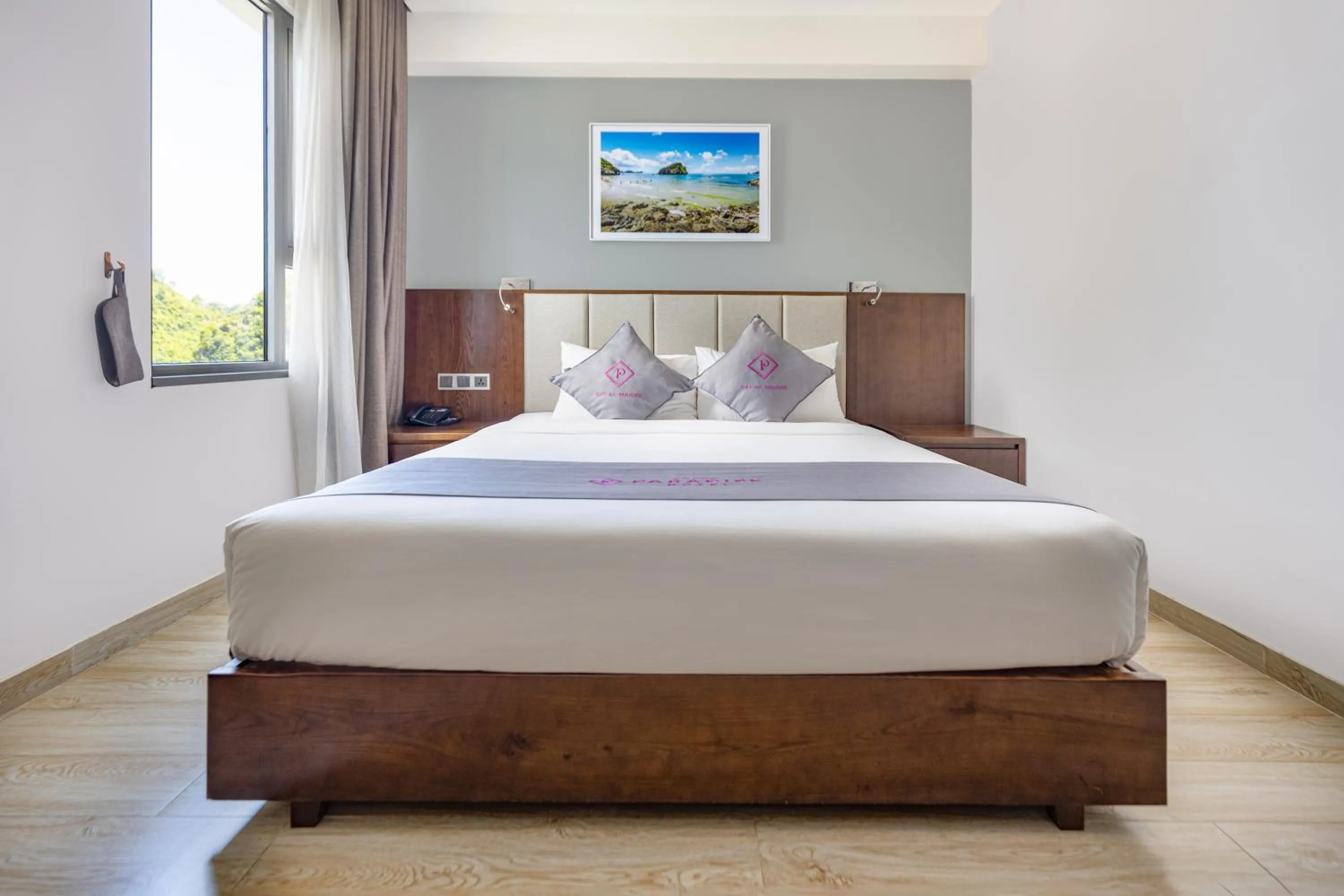 Bed in Cat Ba Paradise Hotel - Sky Bar & Massage