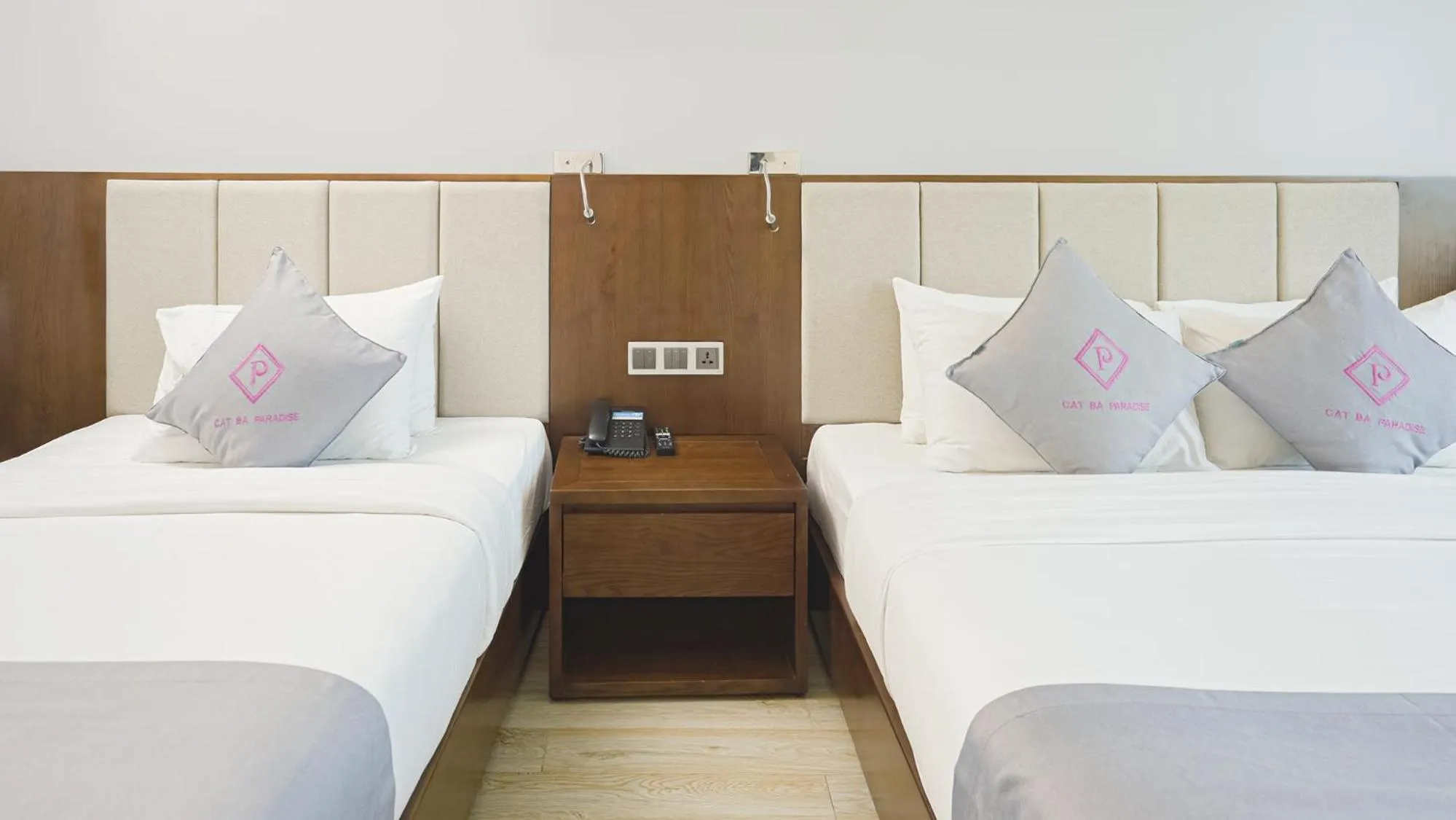 Bed in Cat Ba Paradise Hotel - Sky Bar & Massage