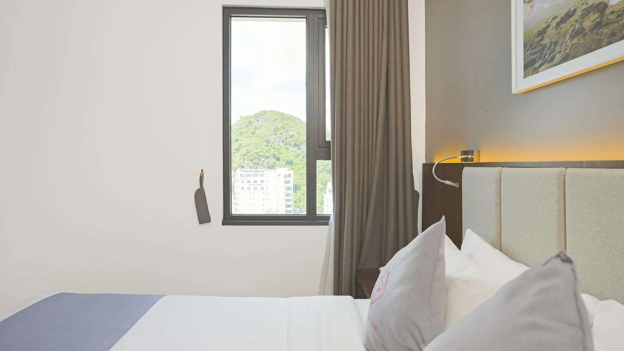 Bed in Cat Ba Paradise Hotel - Sky Bar & Massage