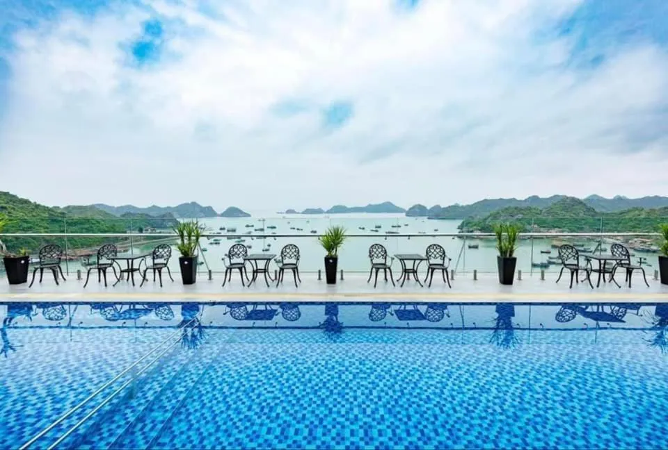 Nearby landmark in Cat Ba Paradise Hotel - Sky Bar & Massage