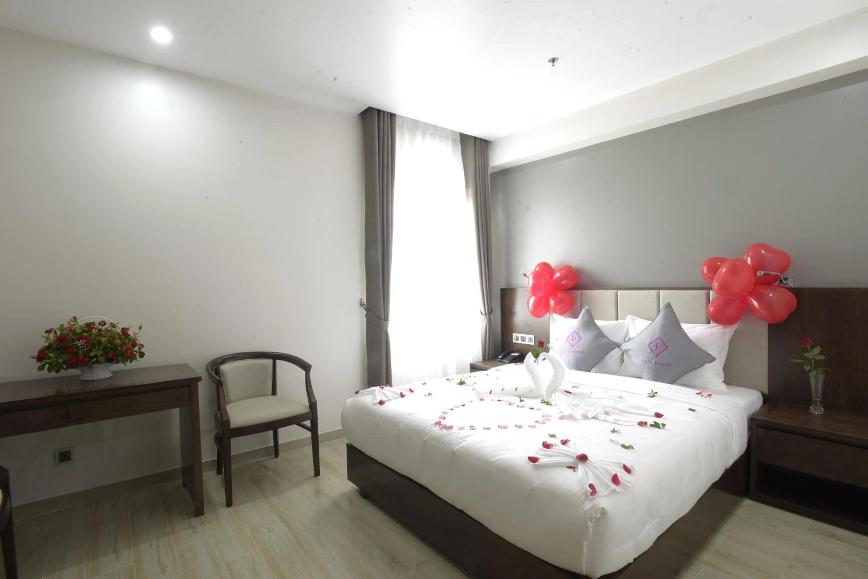 Bed in Cat Ba Paradise Hotel - Sky Bar & Massage