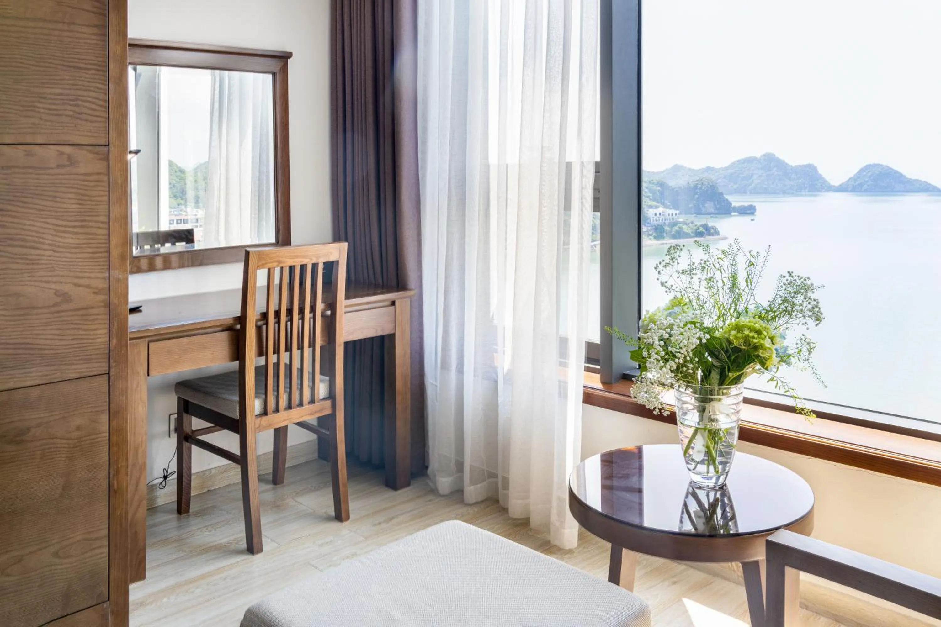 Day in Cat Ba Paradise Hotel - Sky Bar & Massage