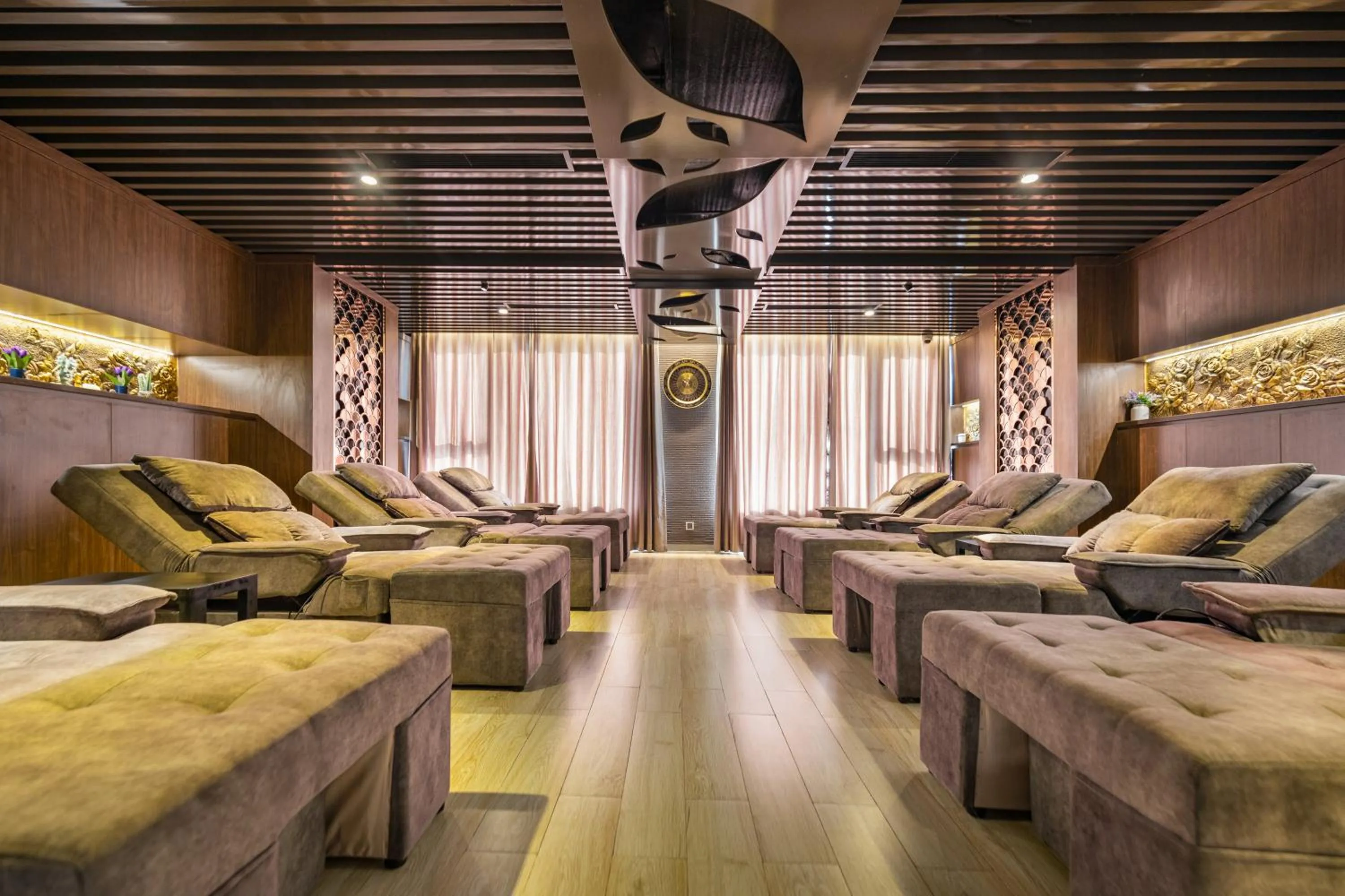 Bed in Cat Ba Paradise Hotel - Sky Bar & Massage