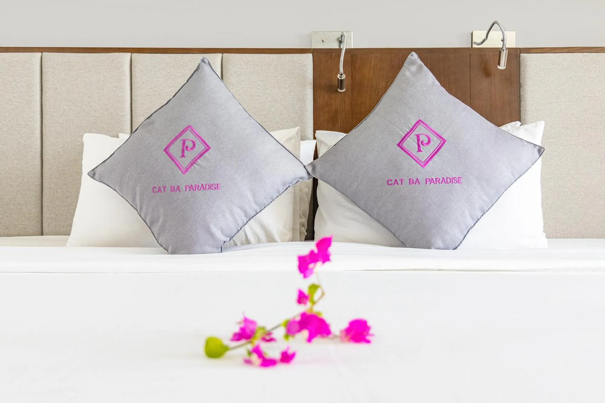 Bed in Cat Ba Paradise Hotel - Sky Bar & Massage