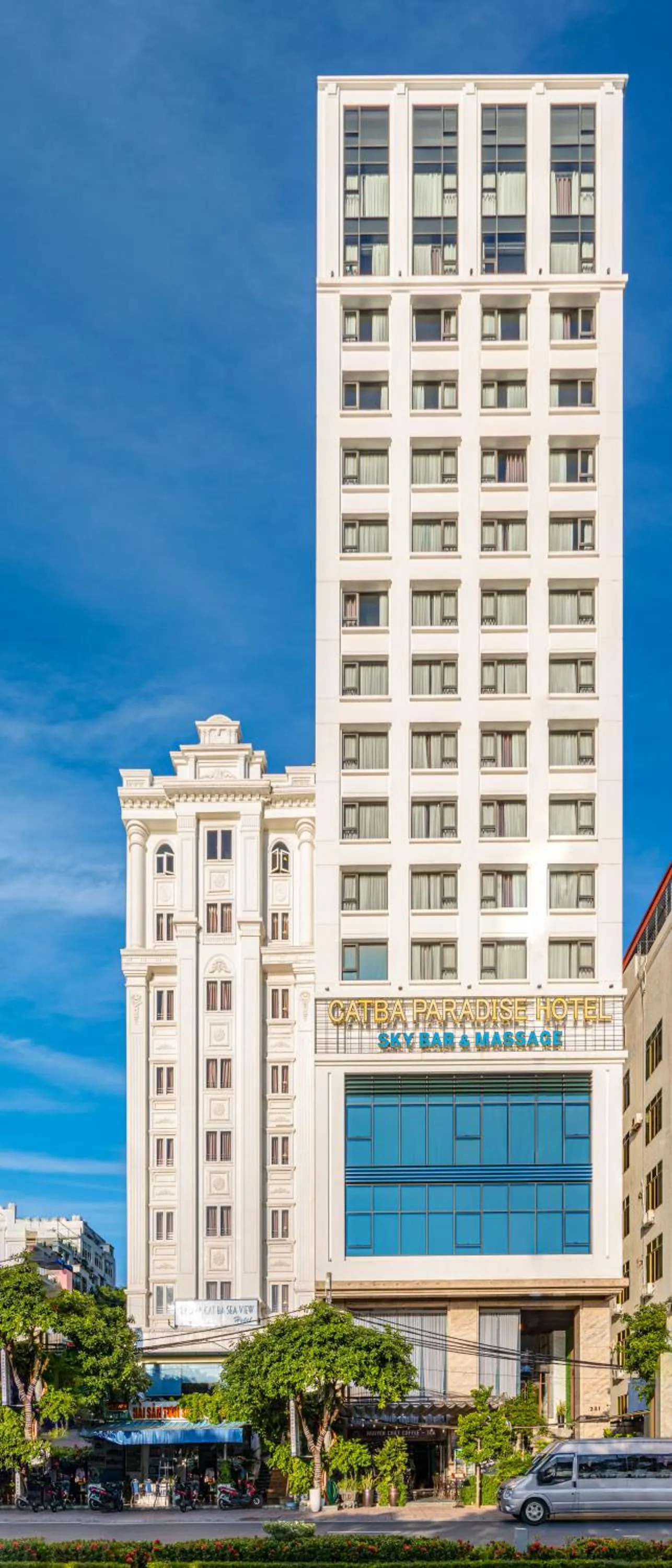 Property building in Cat Ba Paradise Hotel - Sky Bar & Massage
