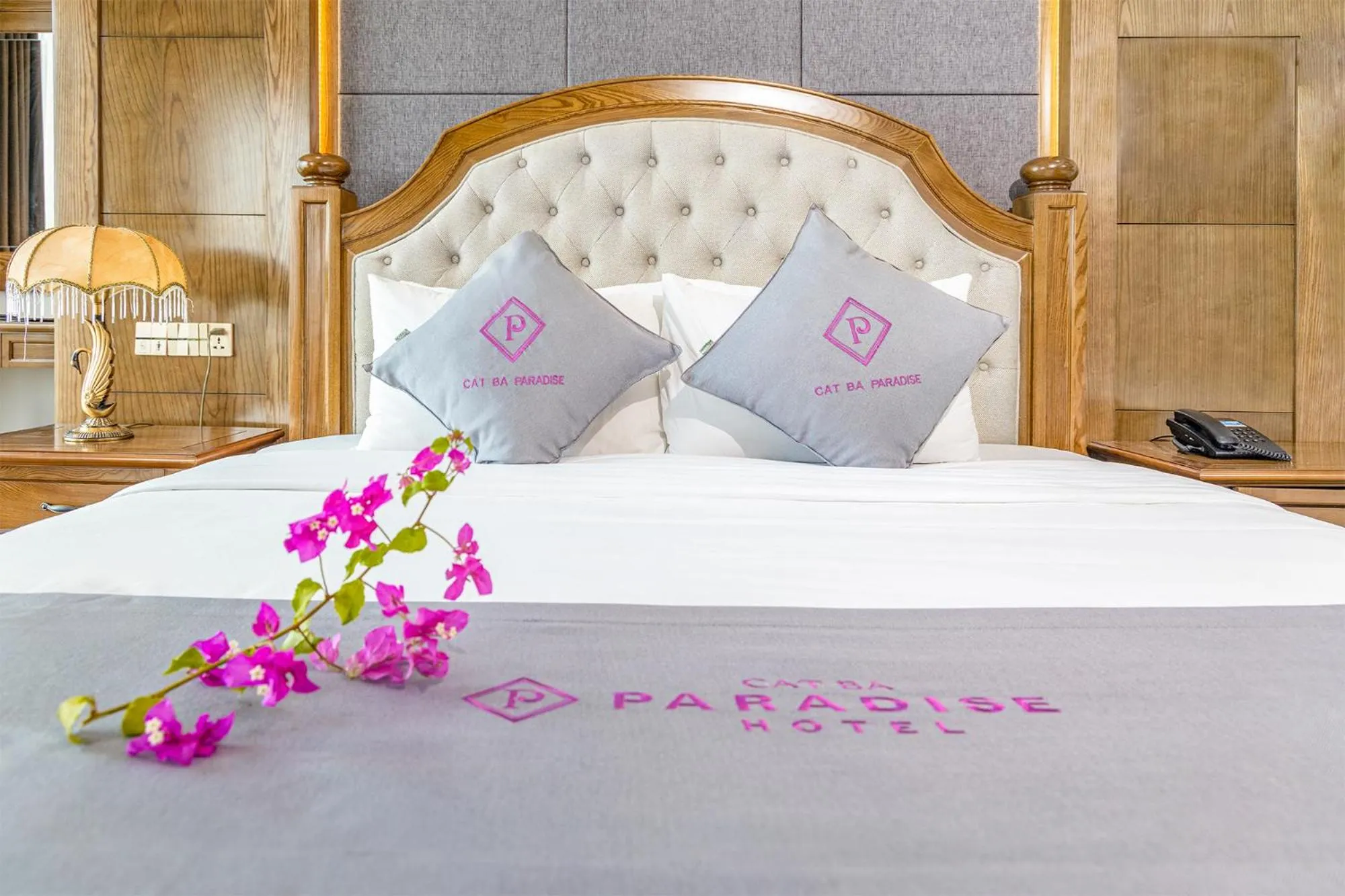 Bed in Cat Ba Paradise Hotel - Sky Bar & Massage