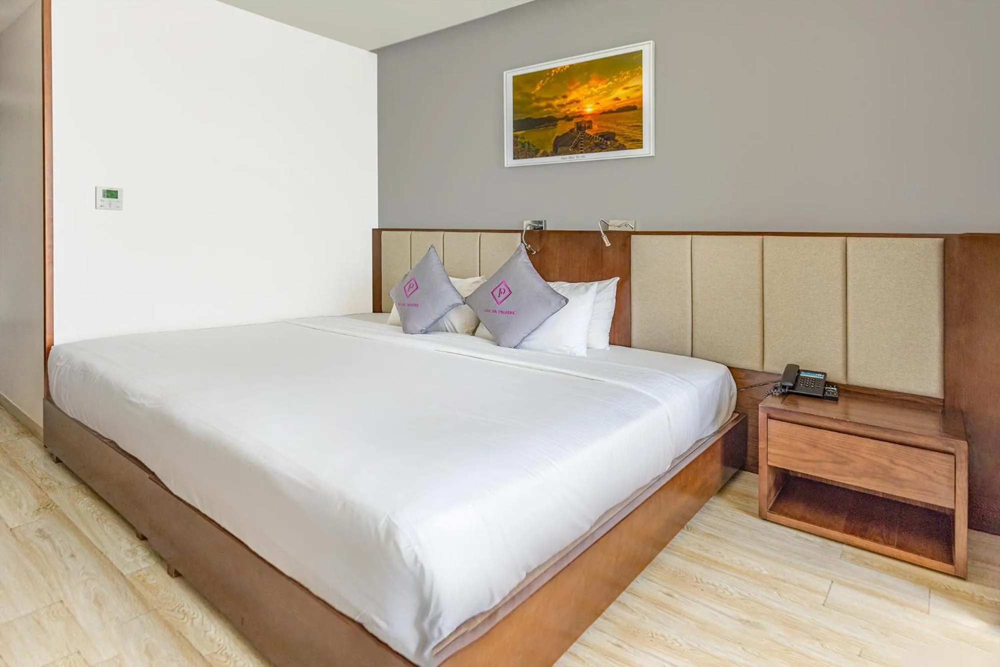 Bed in Cat Ba Paradise Hotel - Sky Bar & Massage