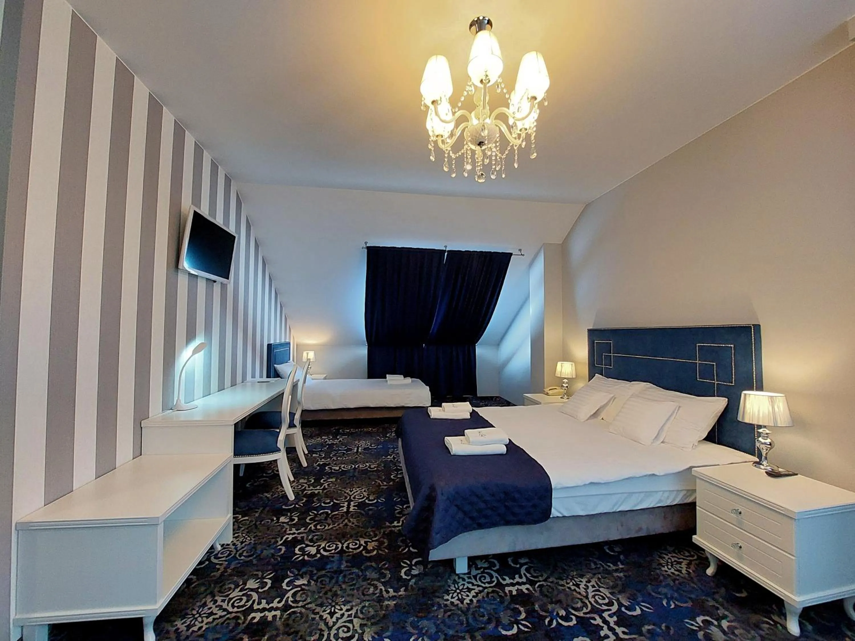 Bedroom, Bed in Hotel Lord