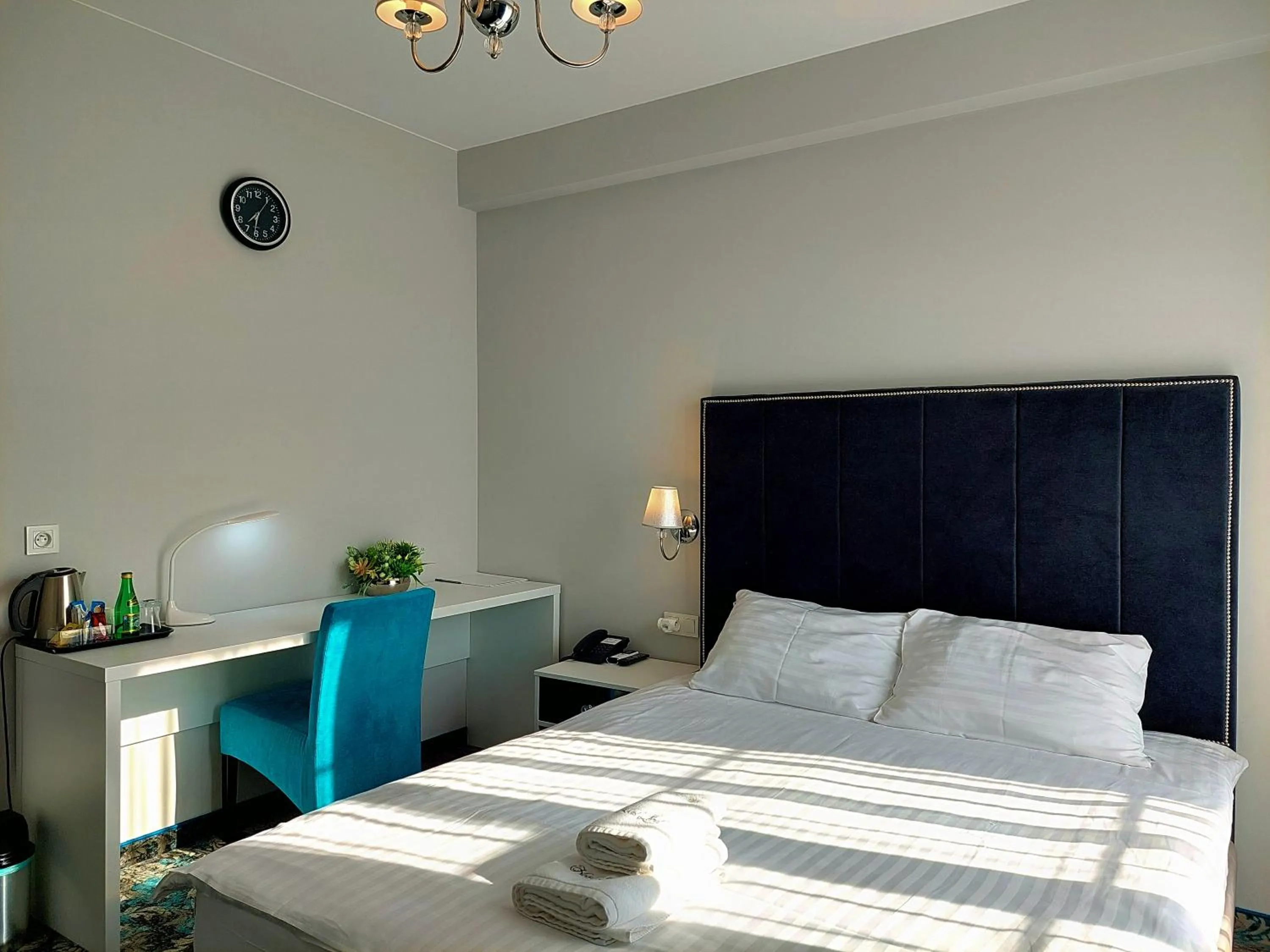 Photo of the whole room, Bed in Hotel Lord