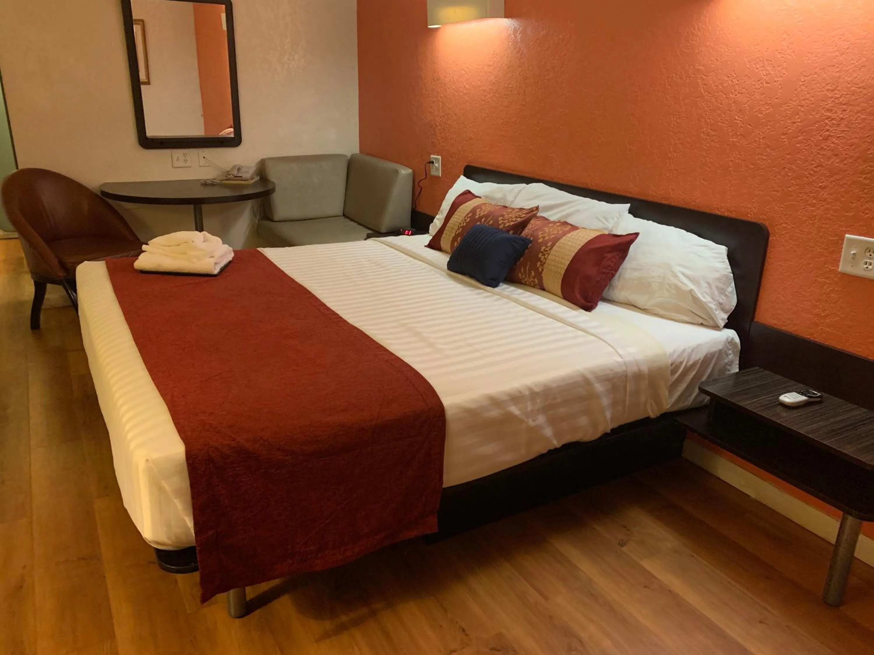 Bedroom in Scottsbluff Inn