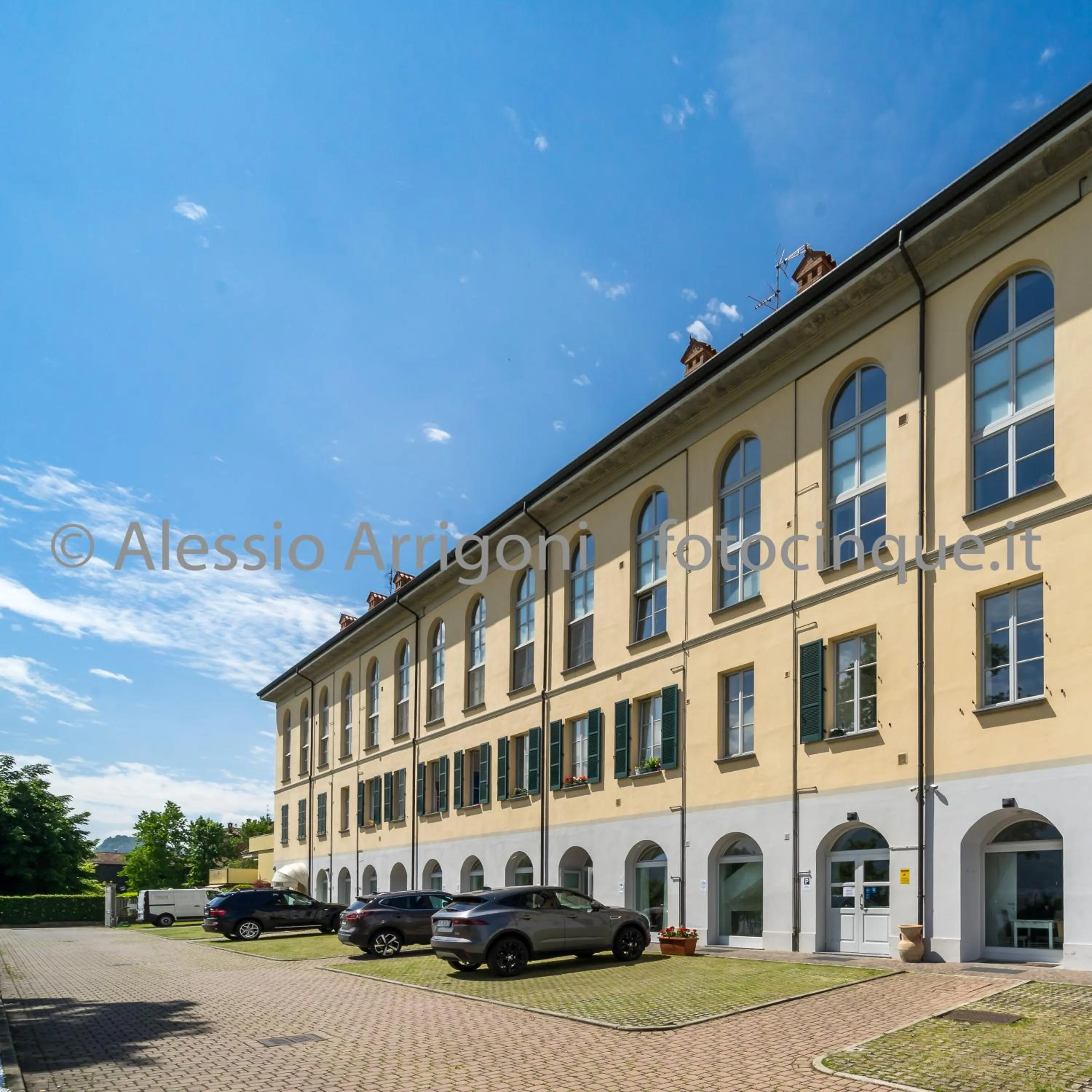 Property building in BlueLake Inn