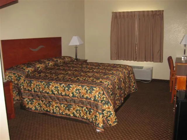 Bed in Heritage Inn
