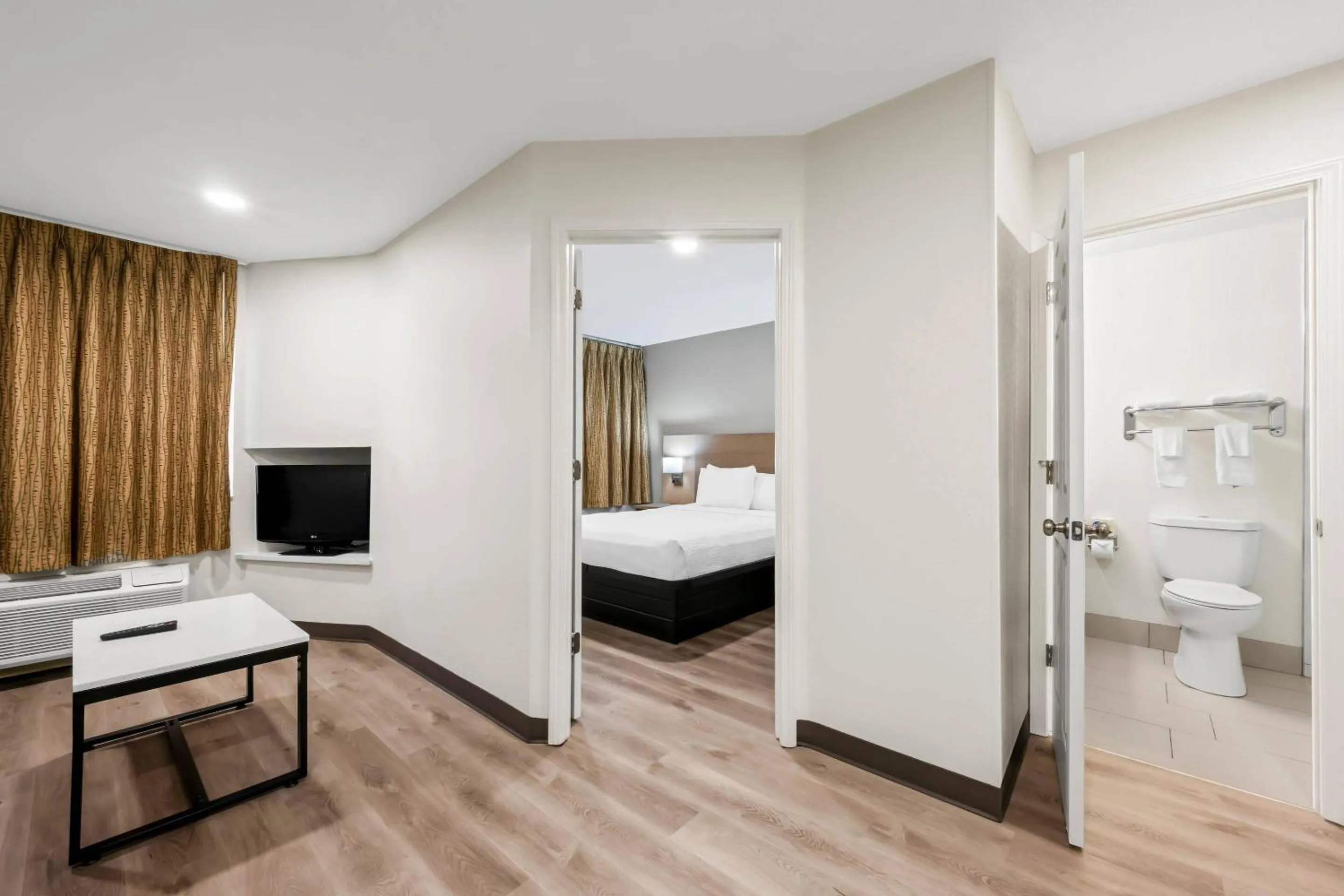 Bedroom in MainStay Suites Raleigh North