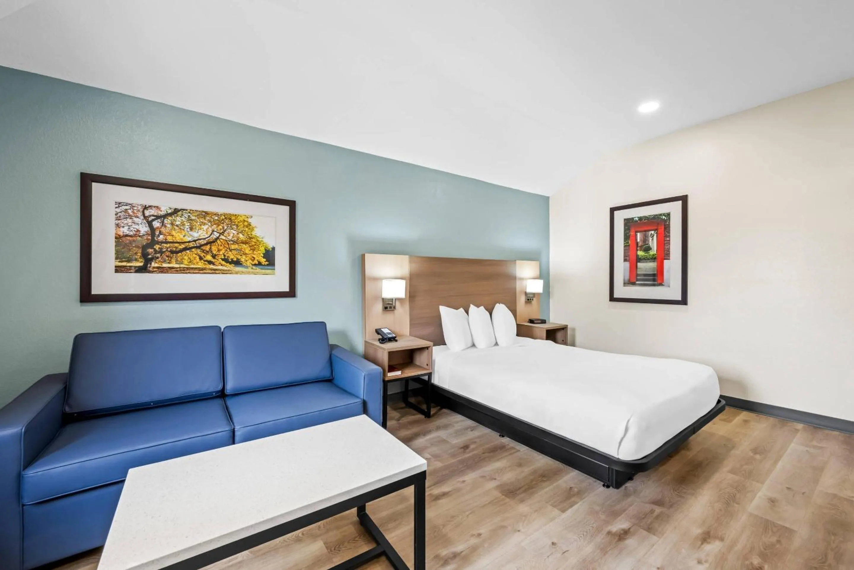 Bedroom in MainStay Suites Raleigh North