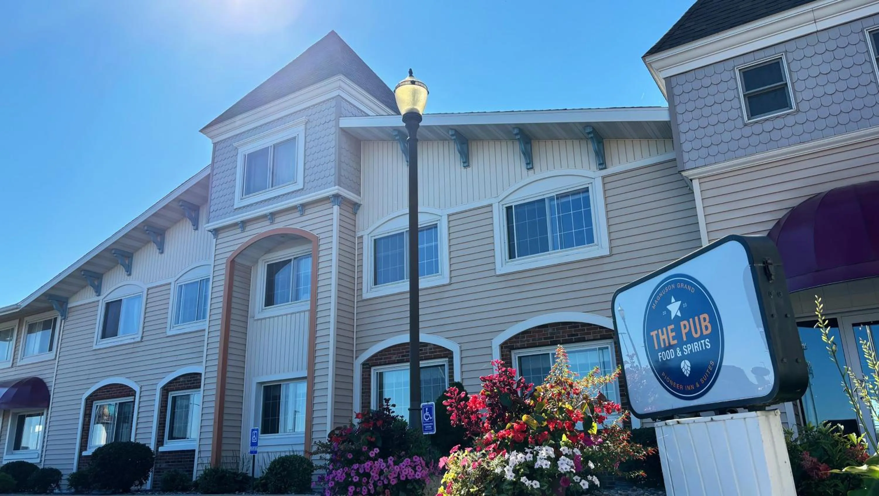 Property building in Magnuson Grand Pioneer Inn and Suites