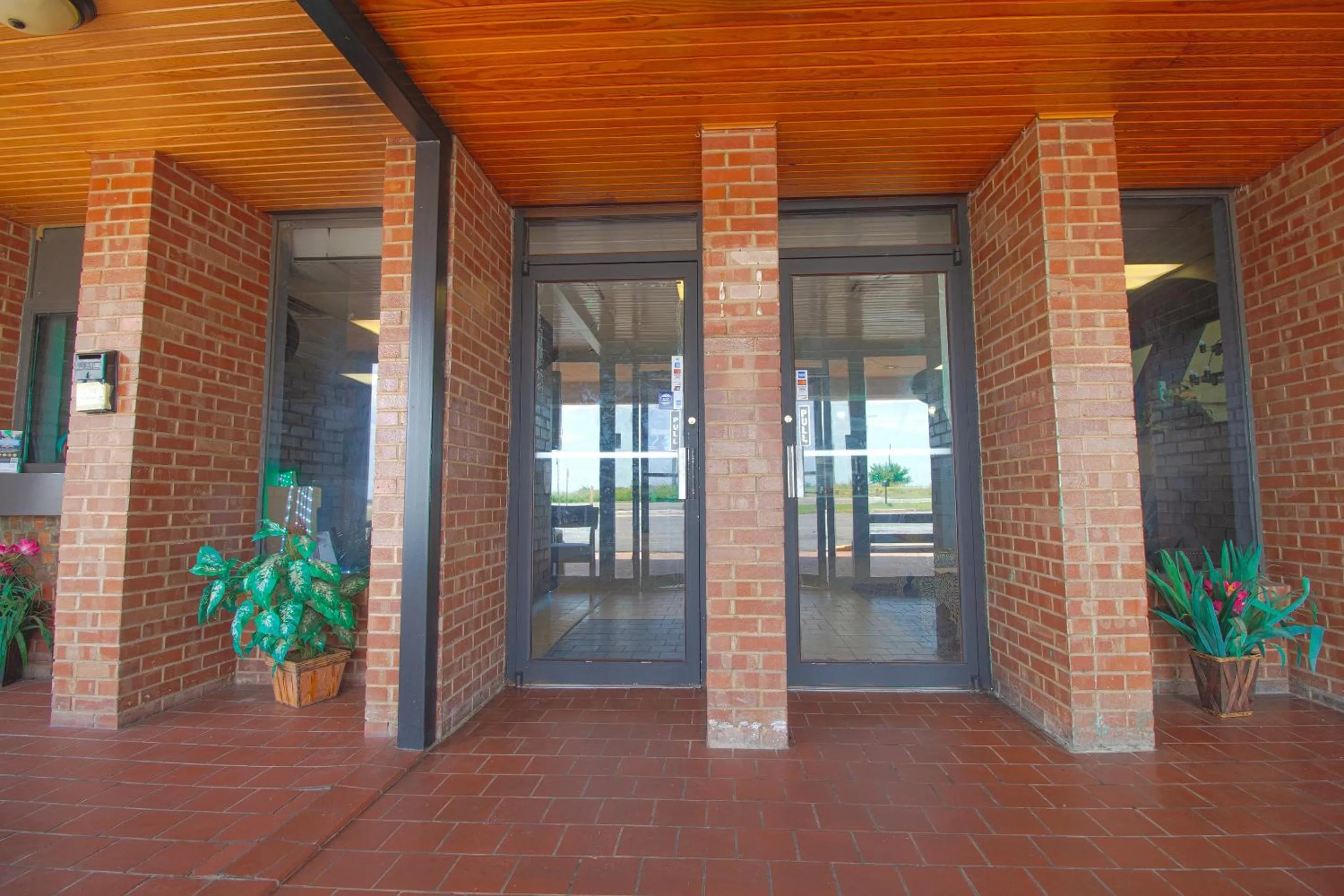 Lobby or reception in American Best Inn By OYO I-35 Perry near Lake McMurtry