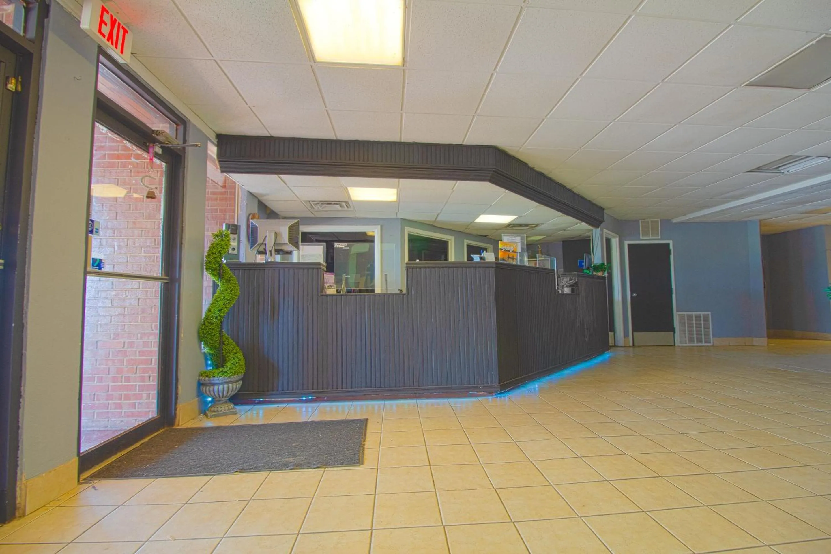 Lobby or reception in American Best Inn By OYO I-35 Perry near Lake McMurtry