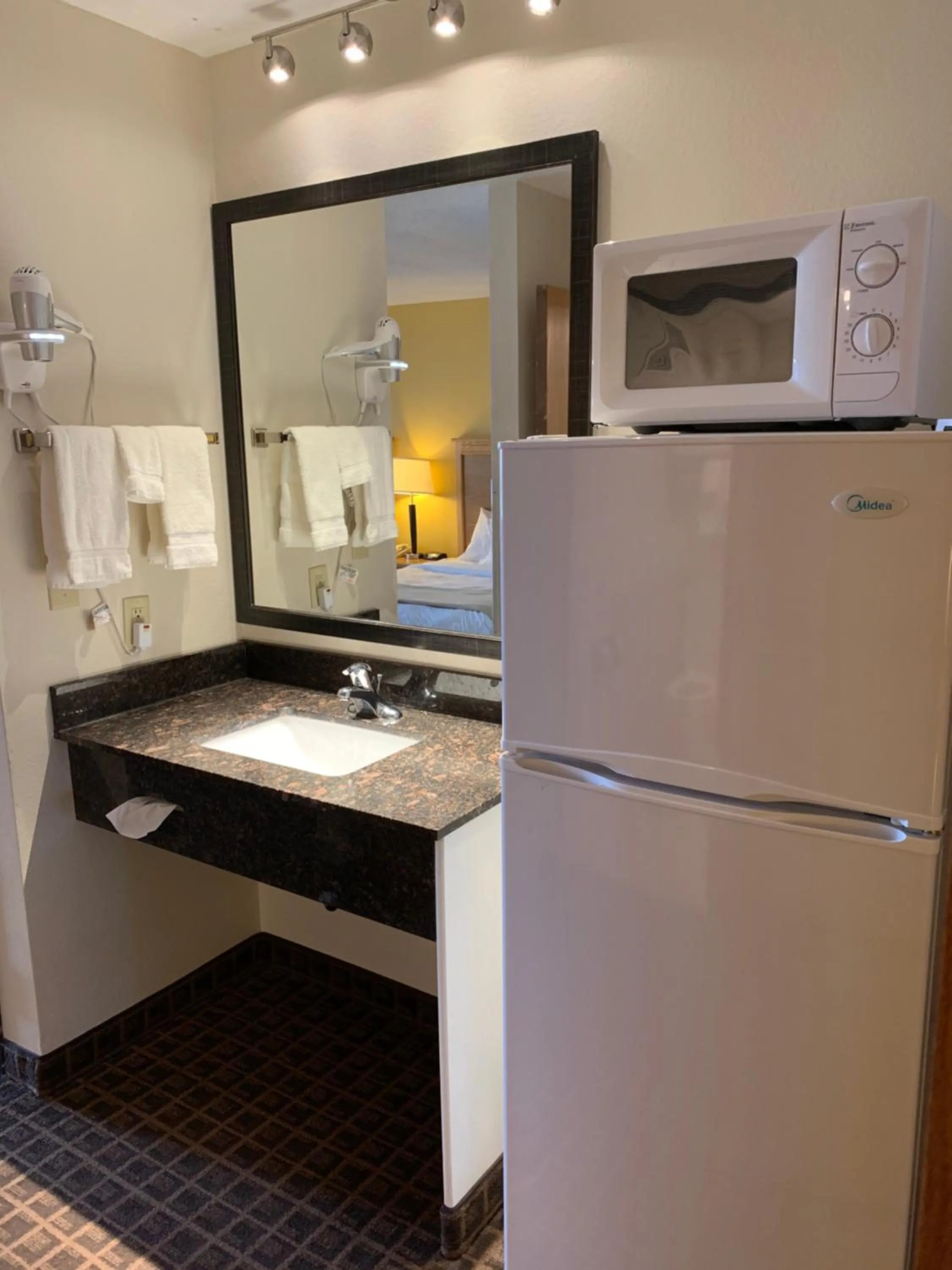 minibar in AmericInn by Wyndham Aberdeen Event Center