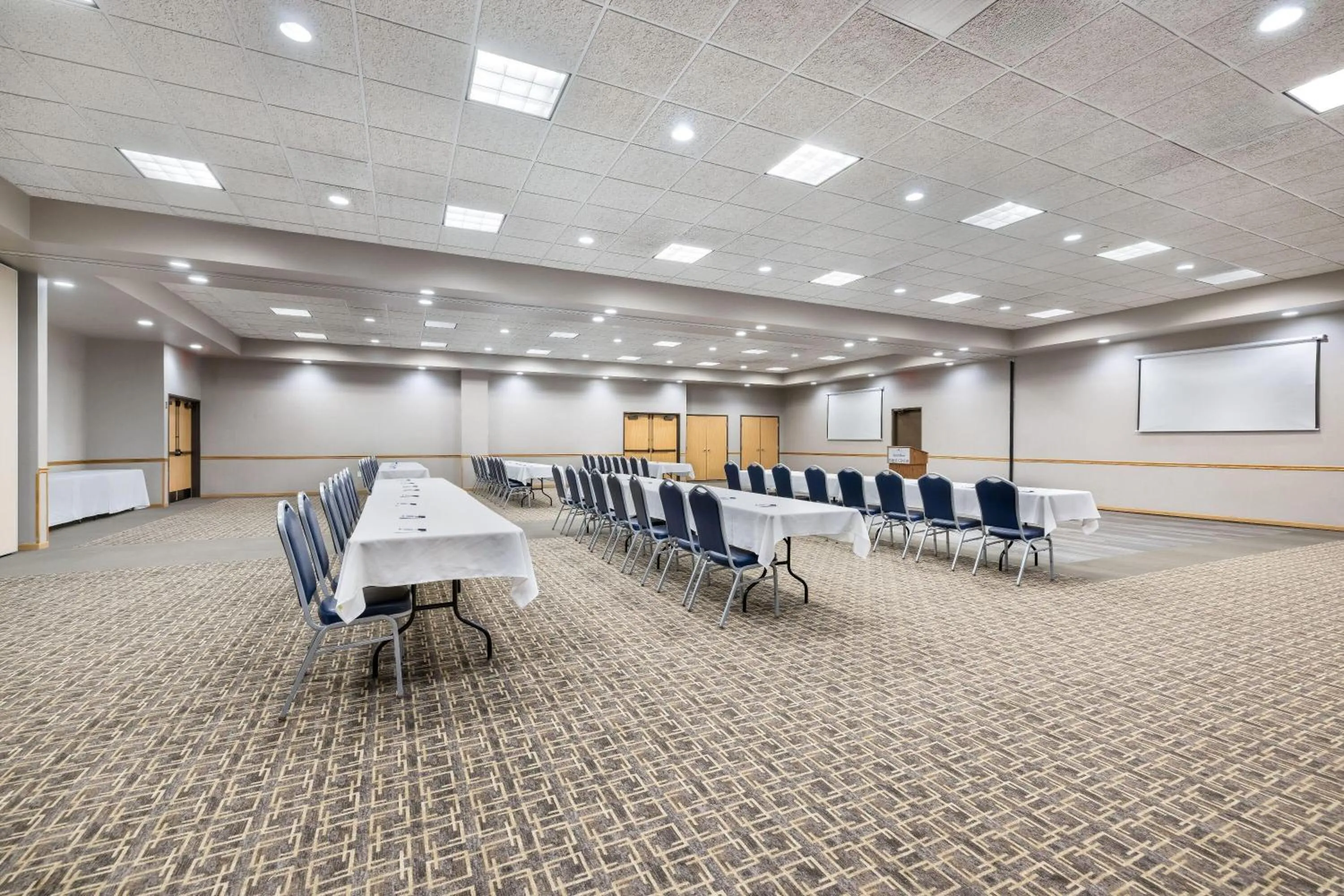 Meeting/conference room in AmericInn by Wyndham Aberdeen Event Center
