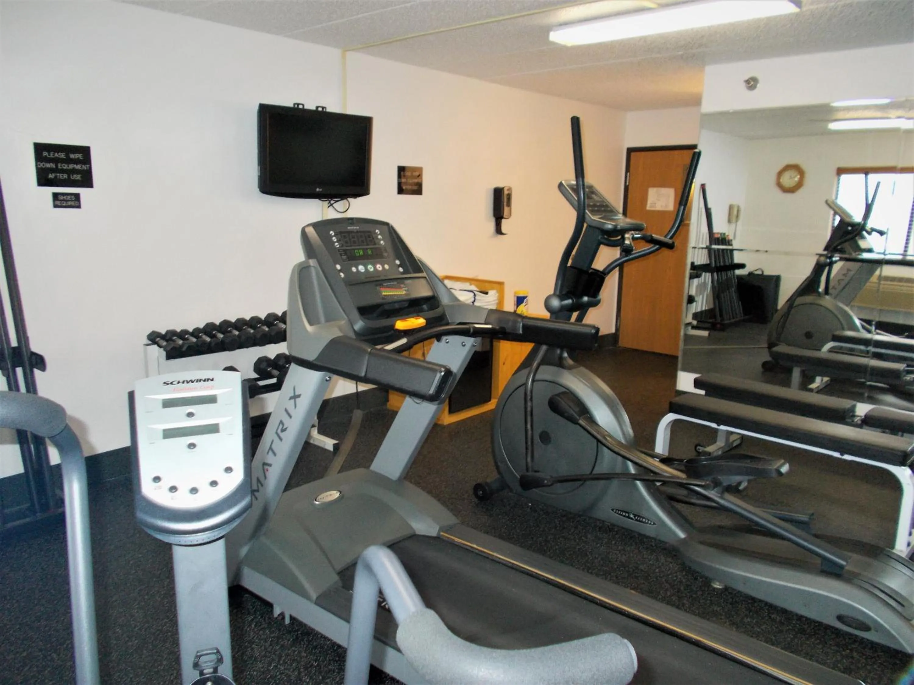 Fitness centre/facilities in AmericInn by Wyndham Aberdeen Event Center