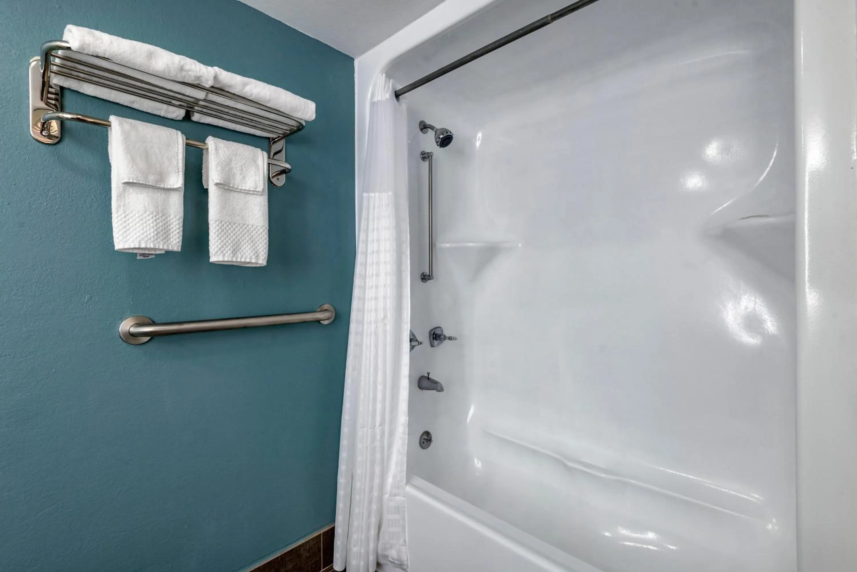 Shower in Sleep Inn - Salisbury I-85