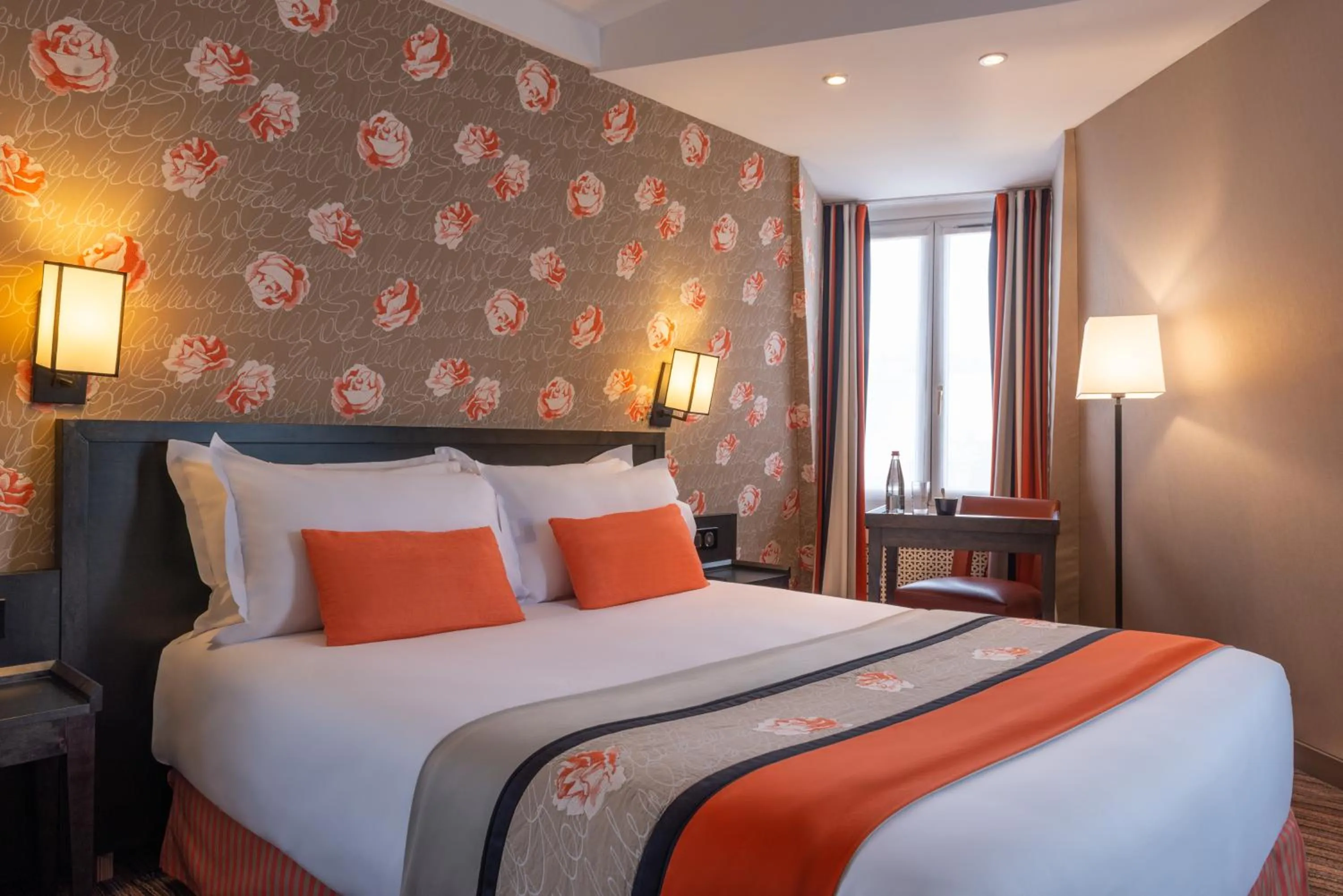 Bedroom, Bed in Hôtel France d'Antin Opéra