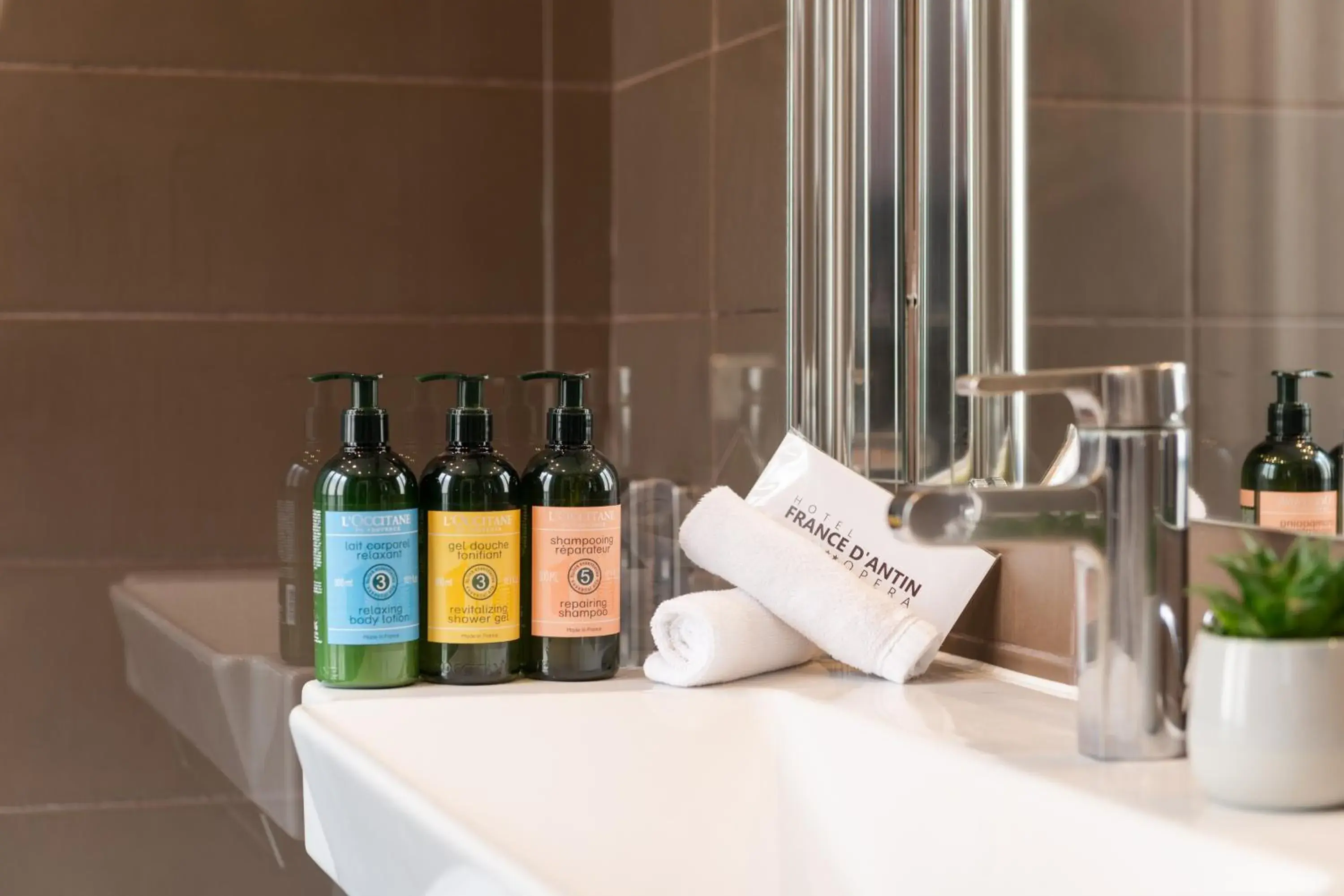 Superior Double Room in Hôtel France d'Antin Opéra Superior Double Room in Hôtel France d'Antin Opéra