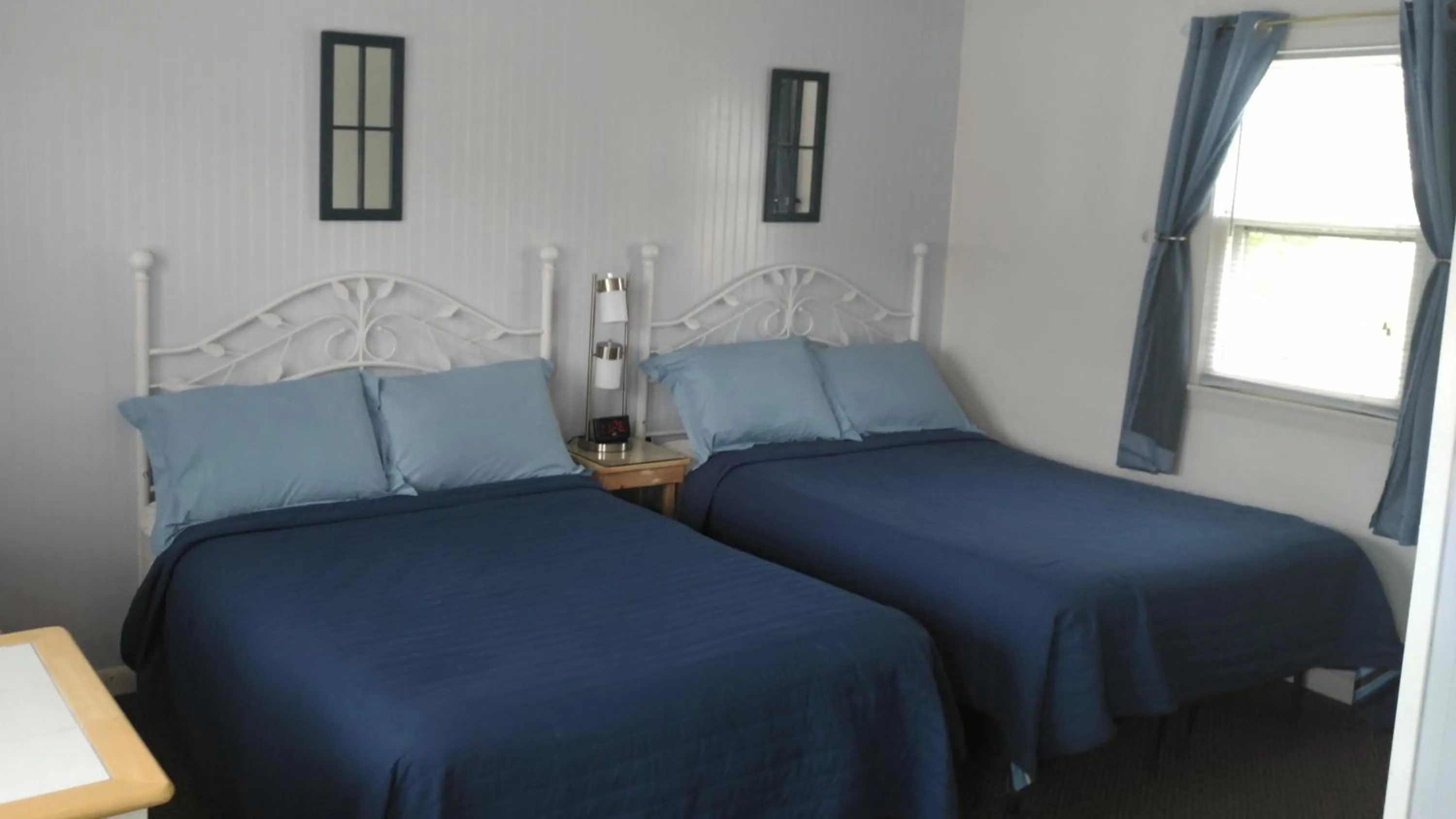 Bed in Midway Lodging