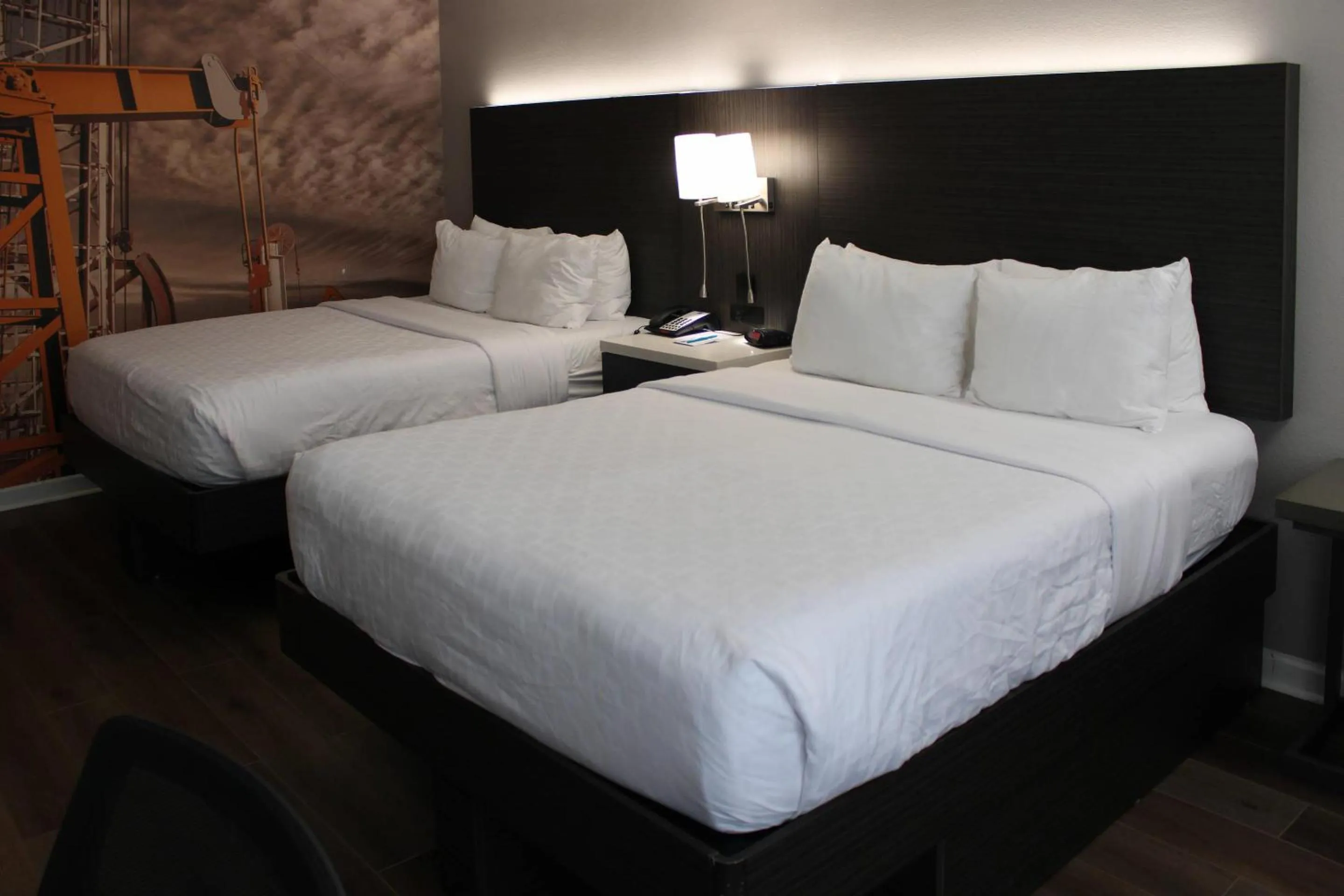 Bedroom, Bed in Clarion Pointe Marshall