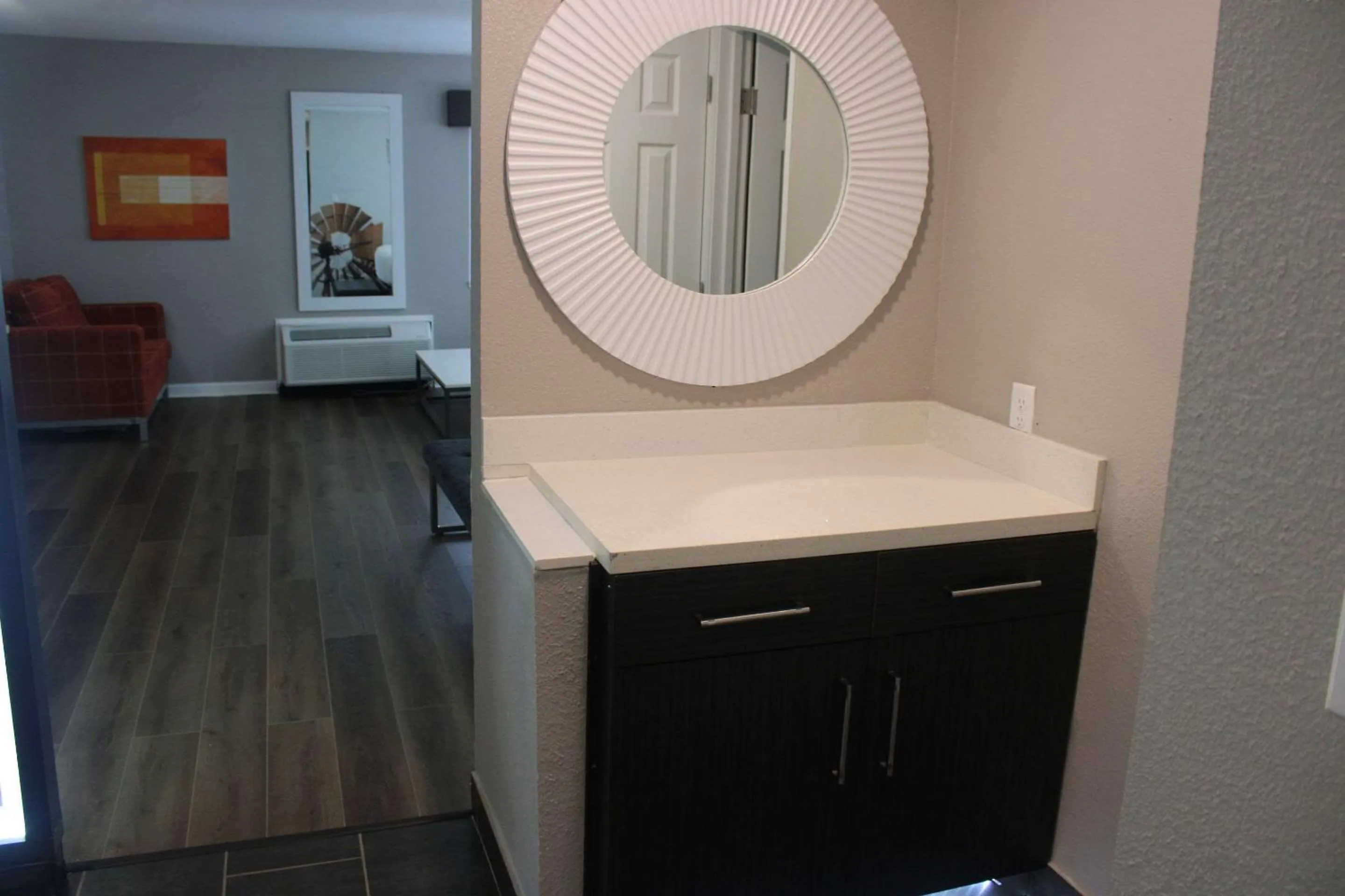 Bedroom in Clarion Pointe Marshall