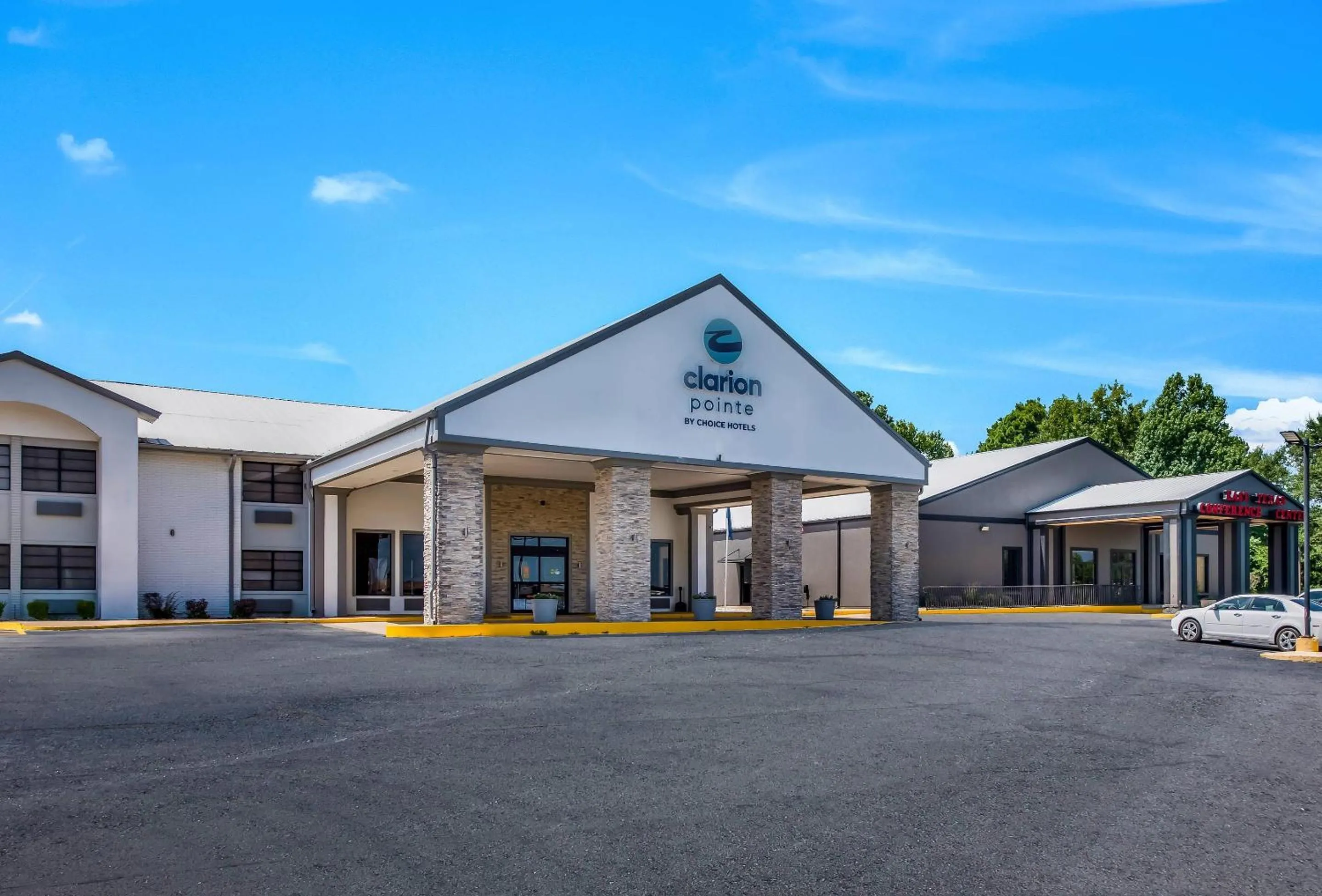 Property building in Clarion Pointe Marshall