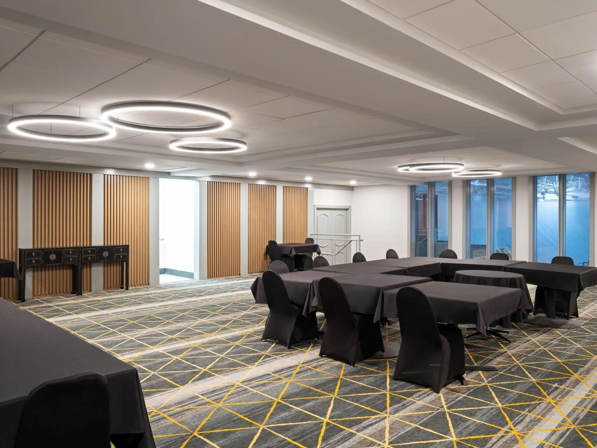 Meeting/conference room in Holiday Inn Portsmouth Downtown by IHG