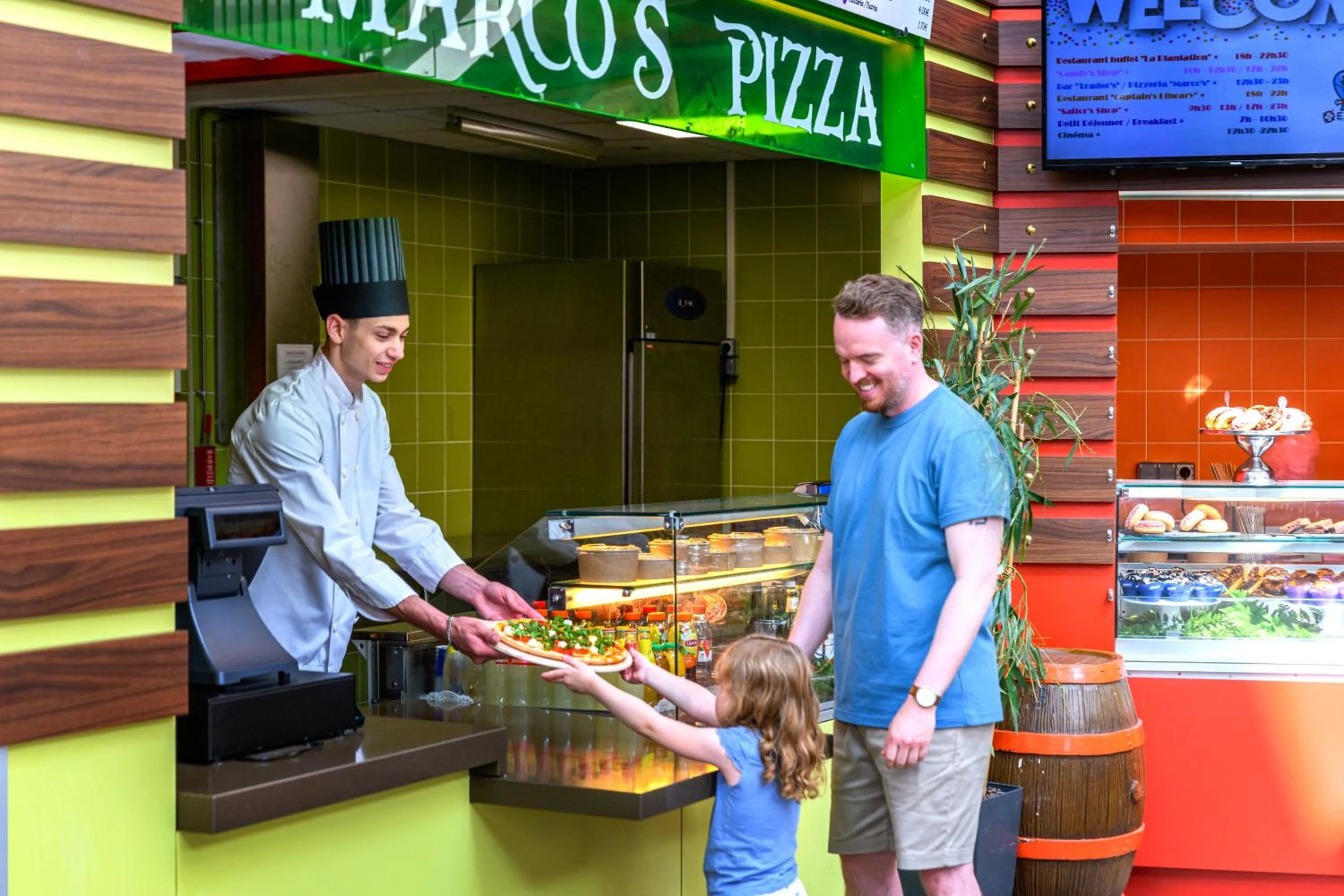 Restaurant/places to eat in Explorers Hotel Marne-la-Vallée