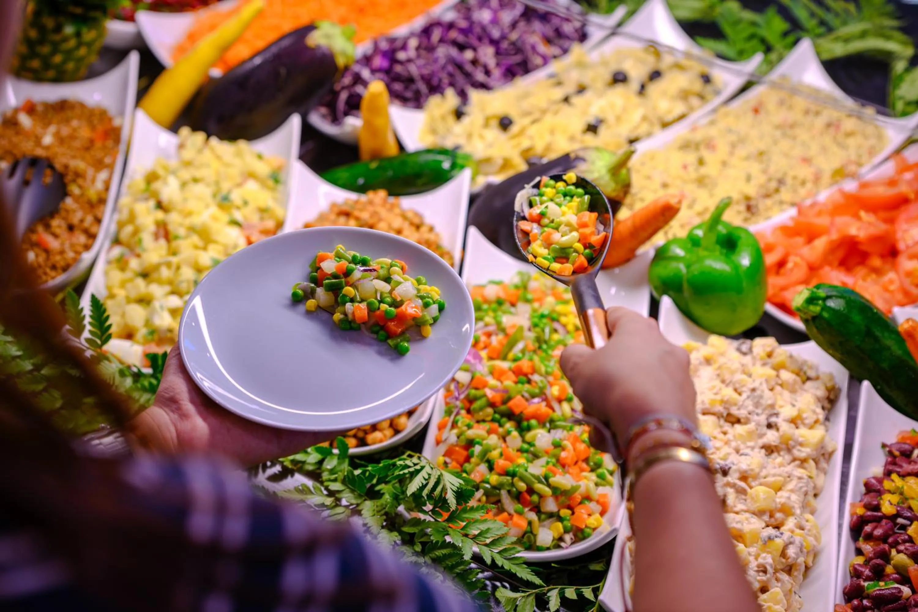 Restaurant/places to eat in Explorers Hotel Marne-la-Vallée