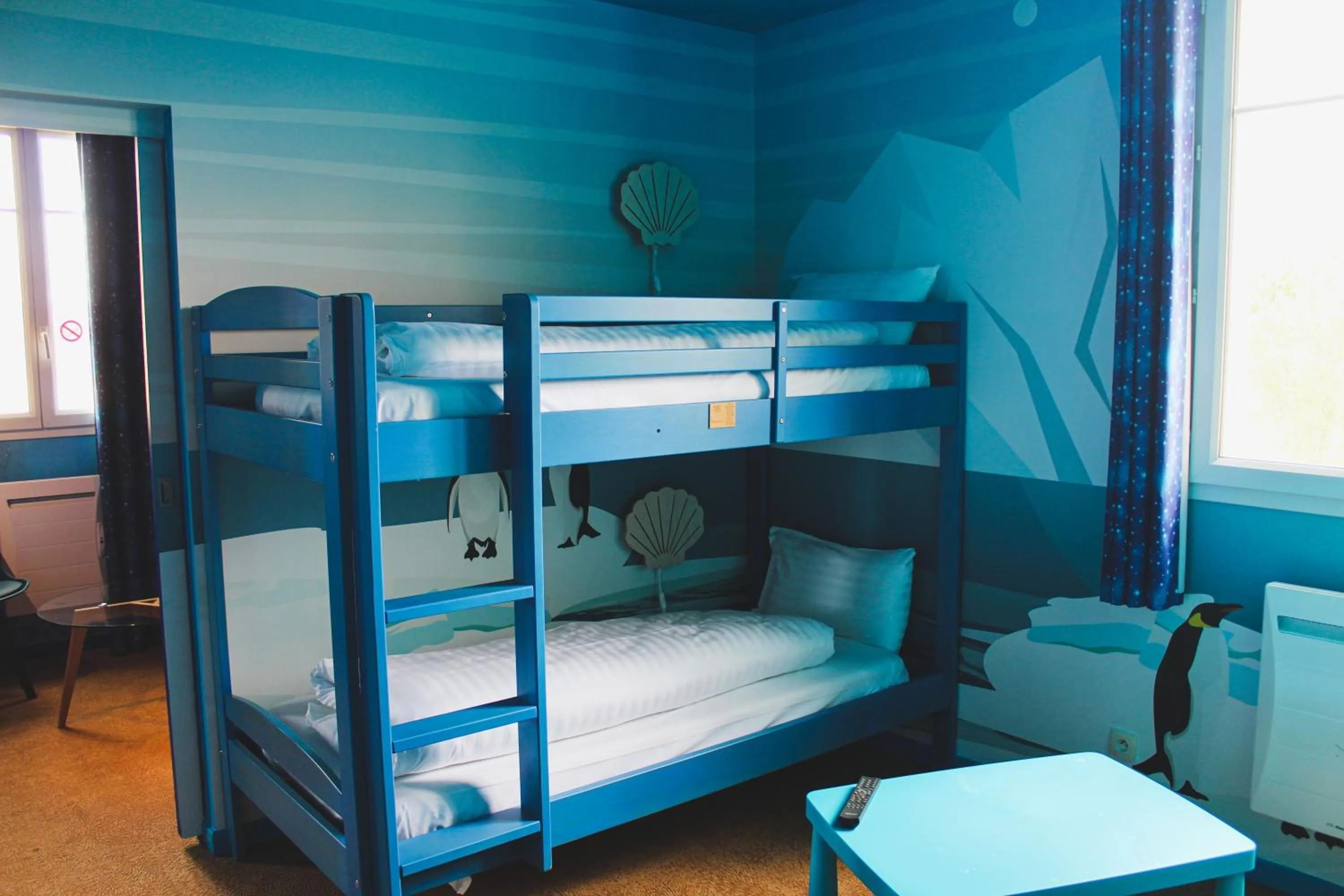 Bed in Explorers Hotel Marne-la-Vallée