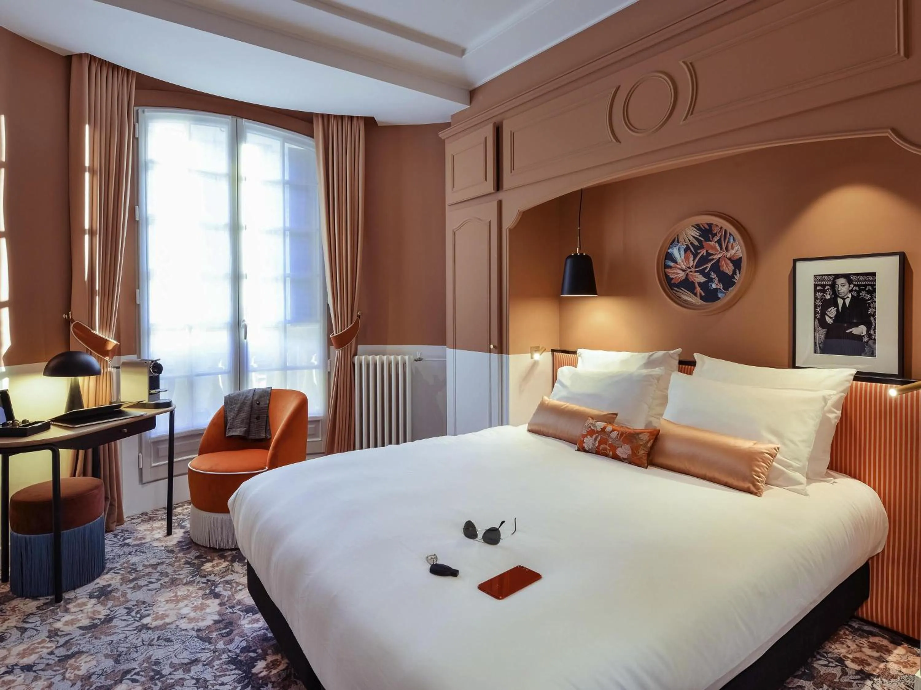 Property building, Bed in Mercure Paris Gare De Lyon Opera Bastille