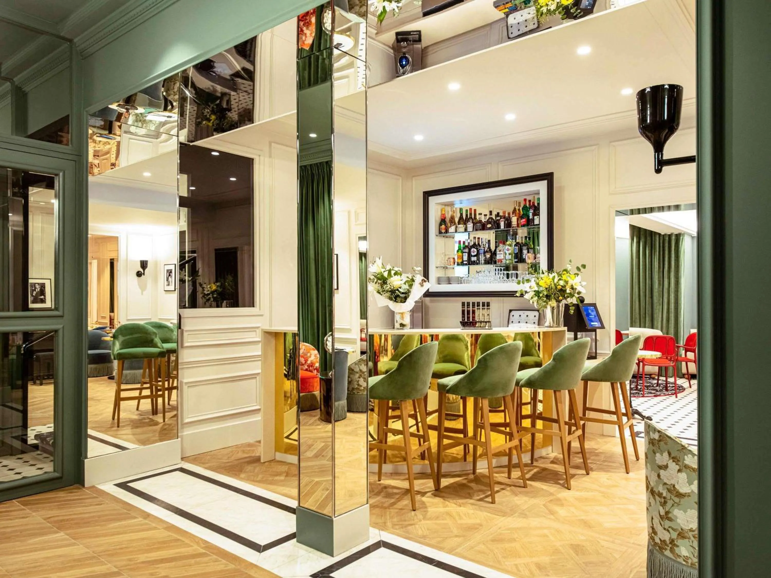 Lounge or bar in Mercure Paris Gare De Lyon Opera Bastille