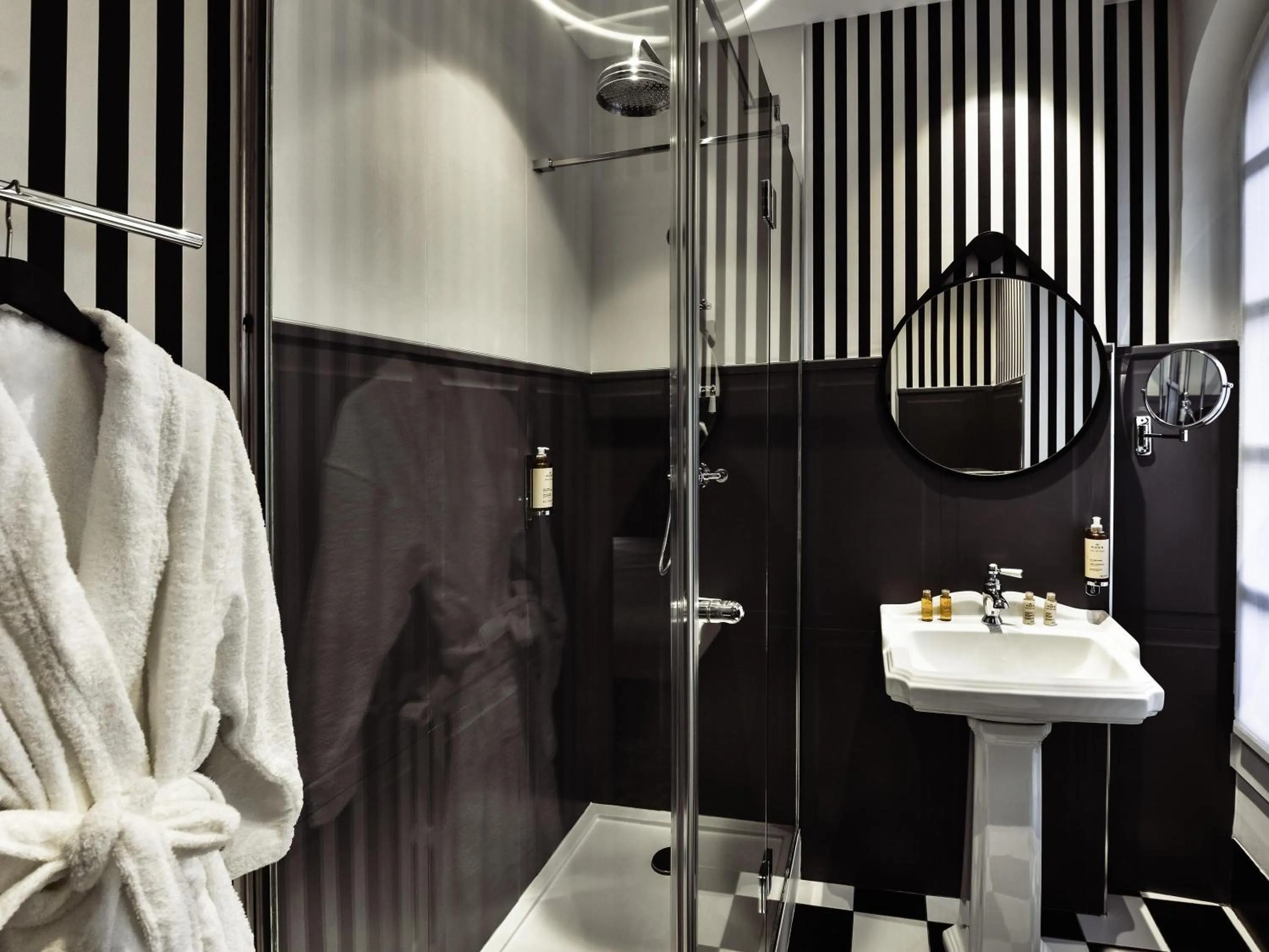 Bedroom in Mercure Paris Gare De Lyon Opera Bastille