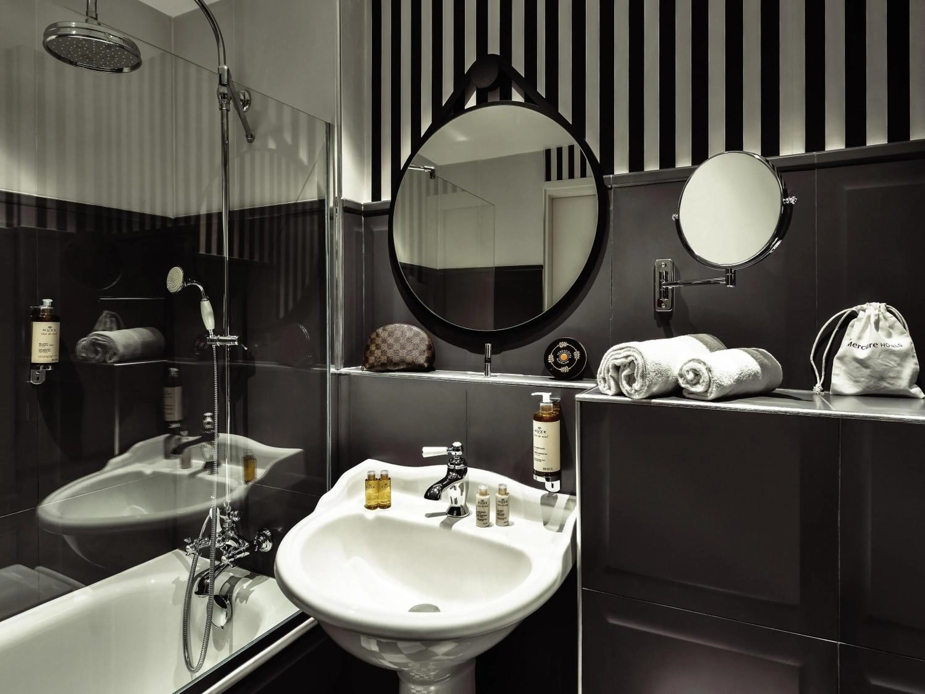 Bedroom in Mercure Paris Gare De Lyon Opera Bastille