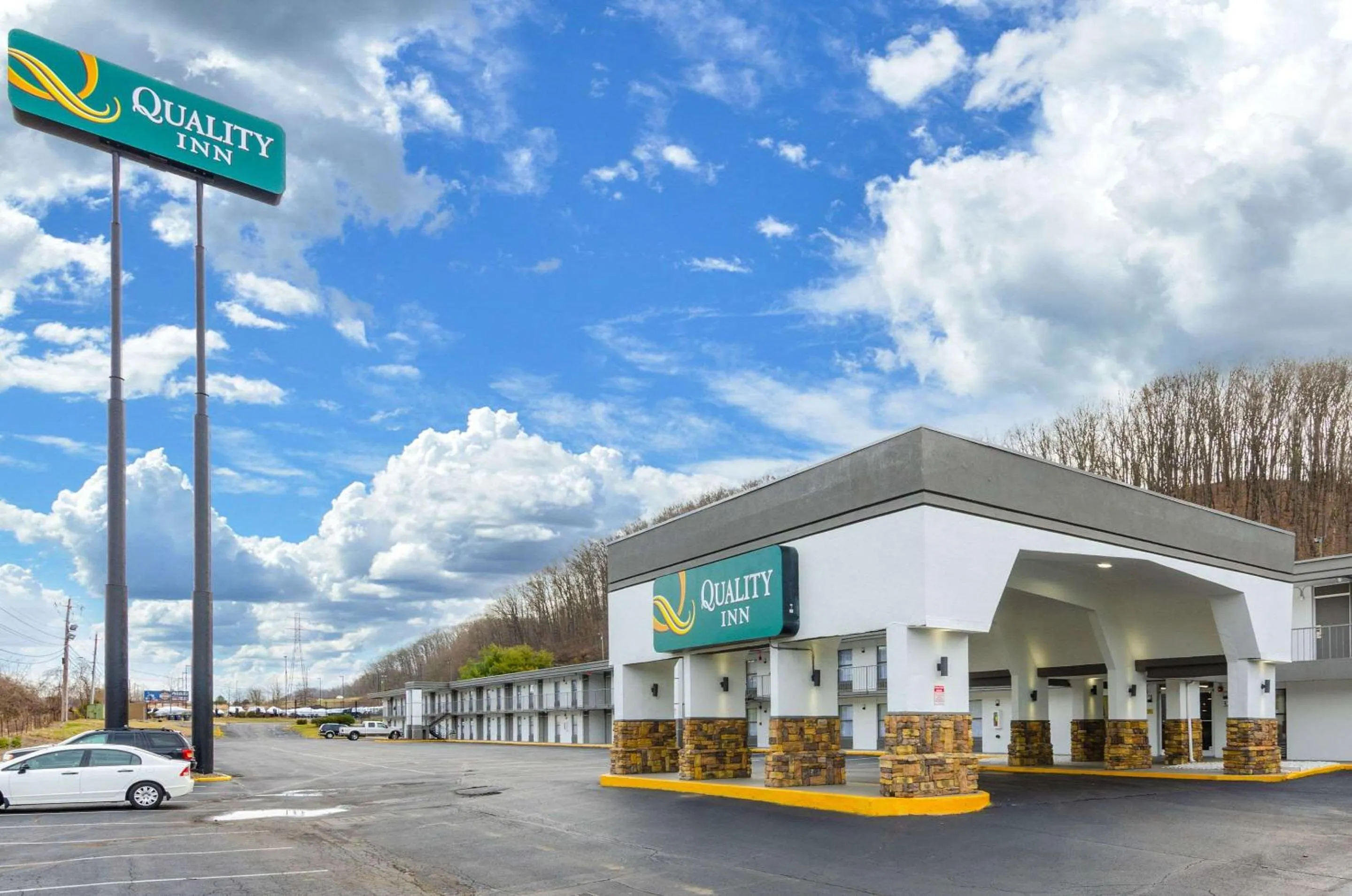 Property building in Quality Inn Bristol Pinnacle Area