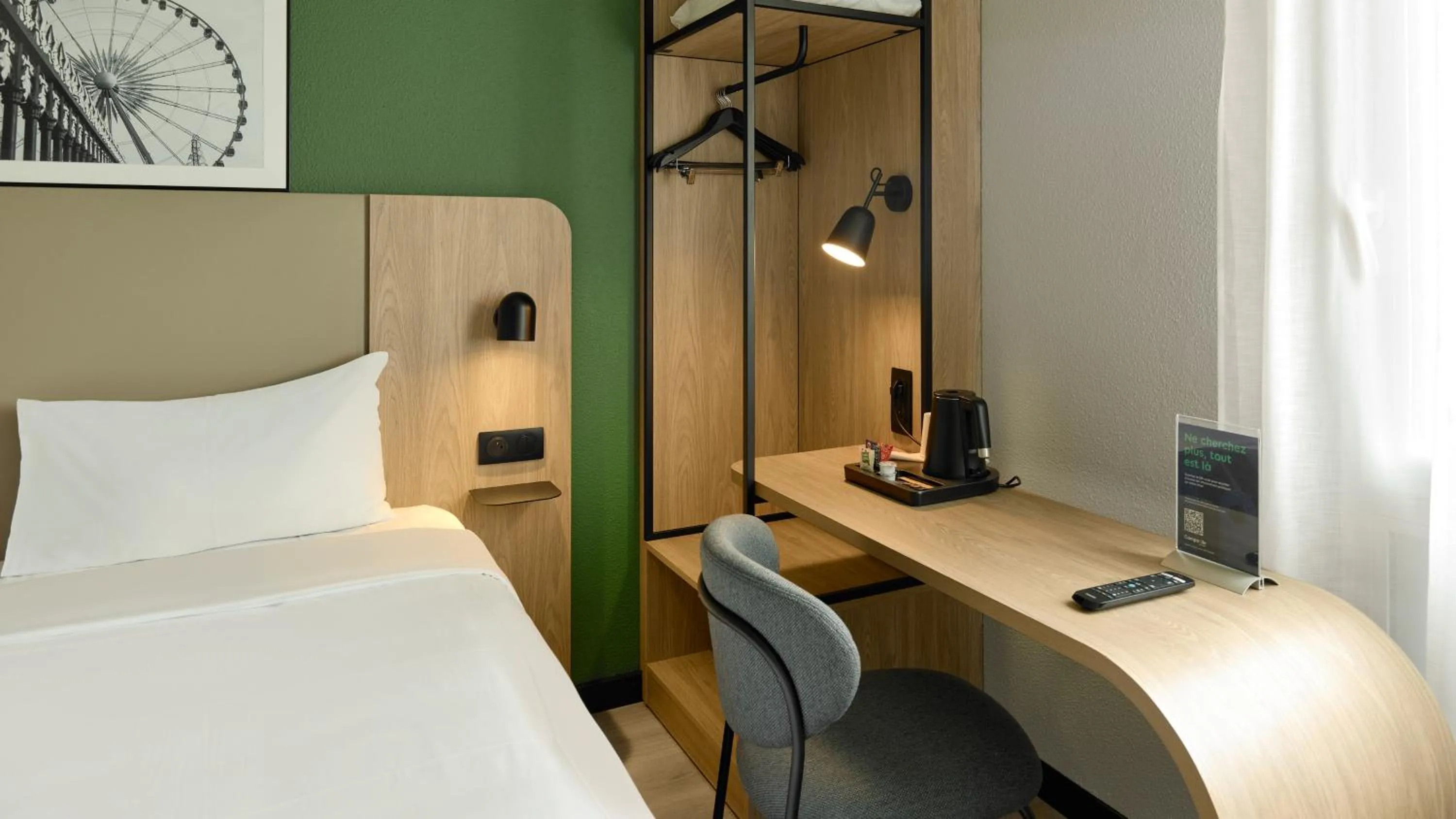 Photo of the whole room, Bed in Campanile Marne la Vallée - Bussy Saint-Georges