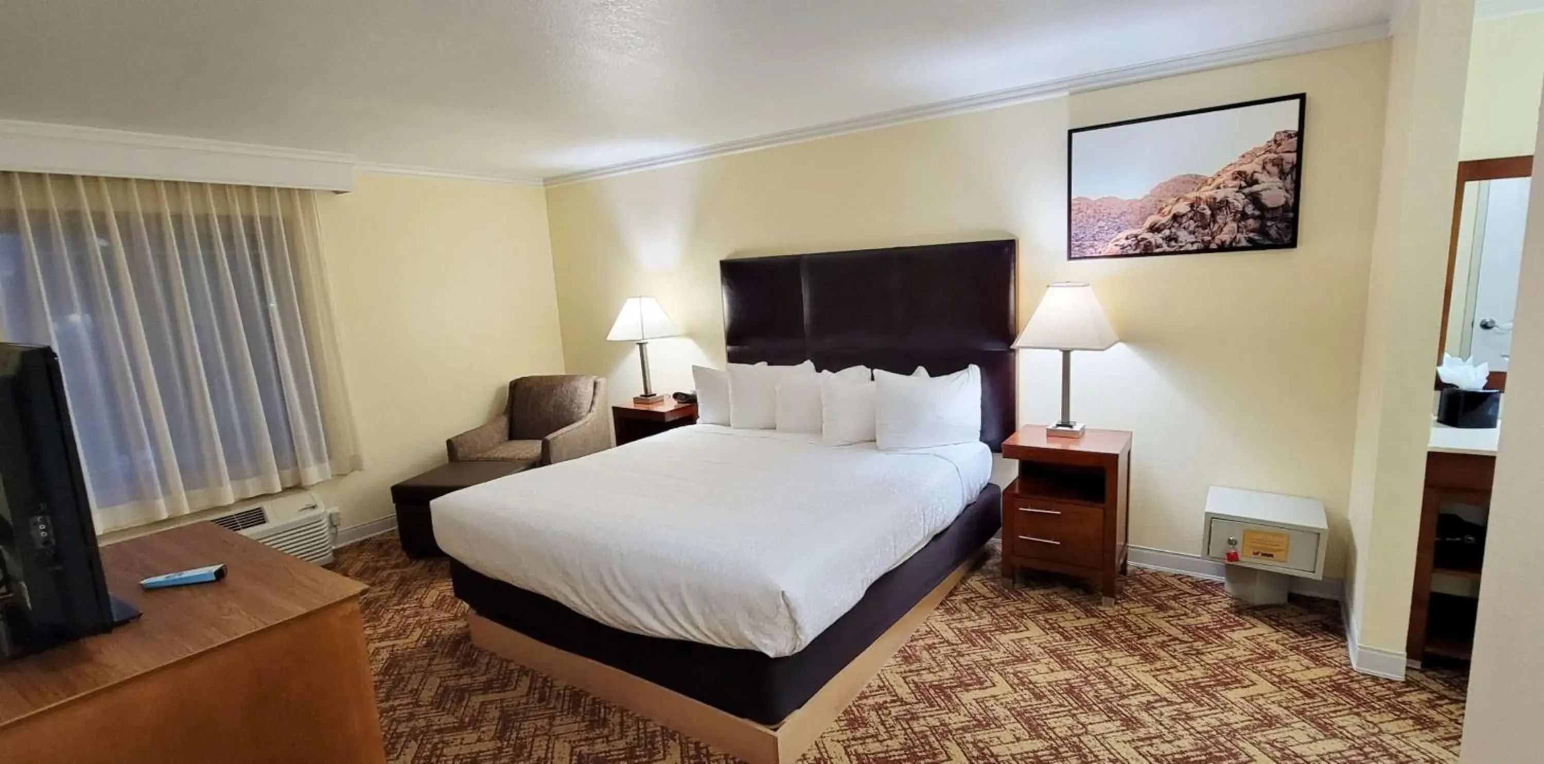 King Room with Spa Bath - Non-Smoking in Best Western Plus Northwoods Inn King Room with Spa Bath - Non-Smoking in Best Western Plus Northwoods Inn