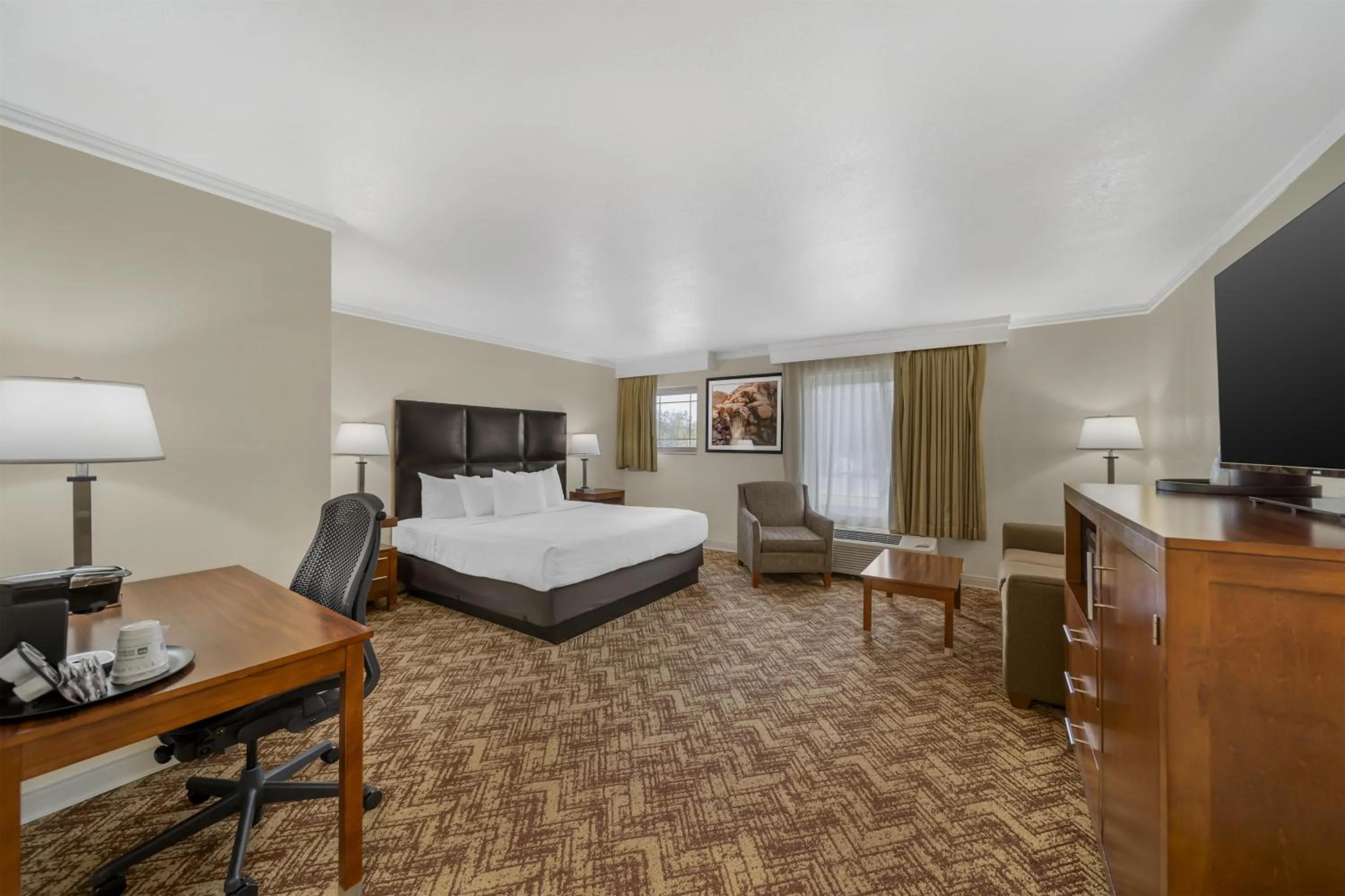 Bedroom, Bed in Best Western Plus Northwoods Inn