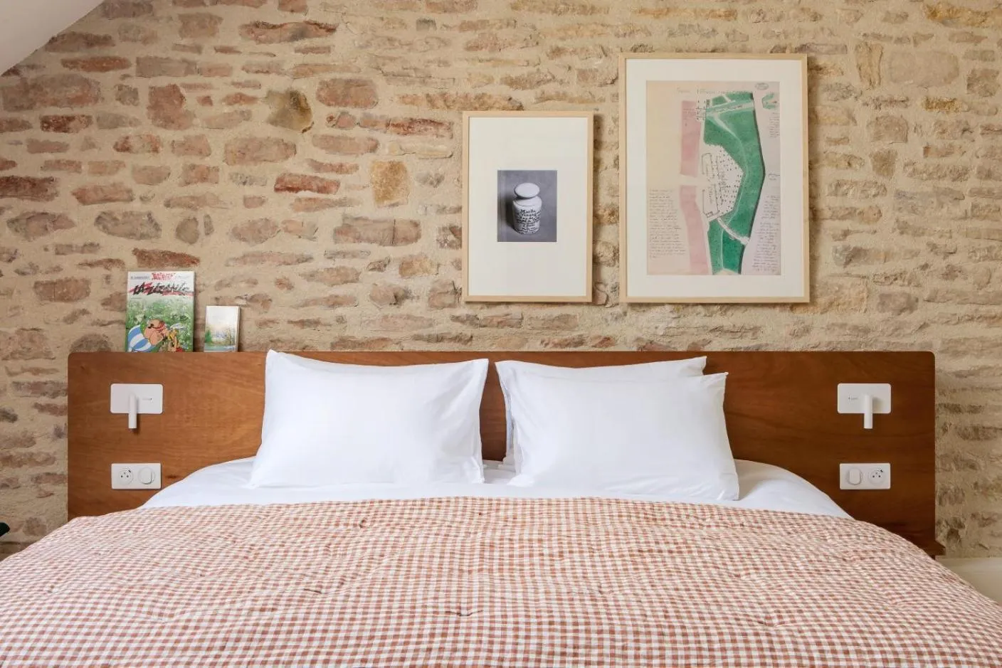 Bed in ALFRED HOTELS Beaune La Madeleine