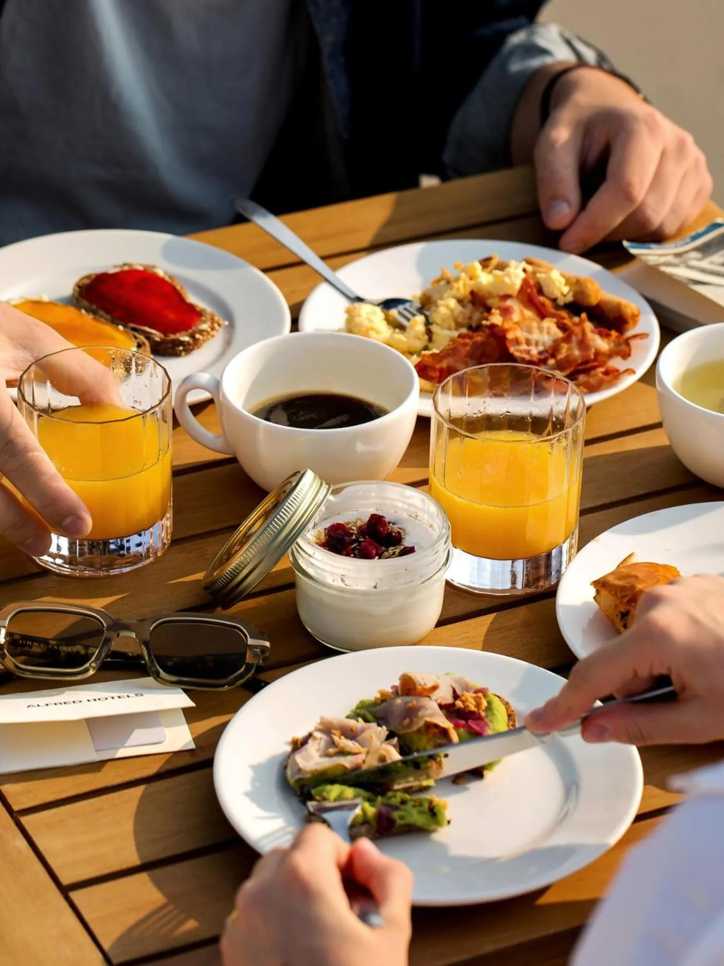 Breakfast in ALFRED HOTELS Beaune La Madeleine