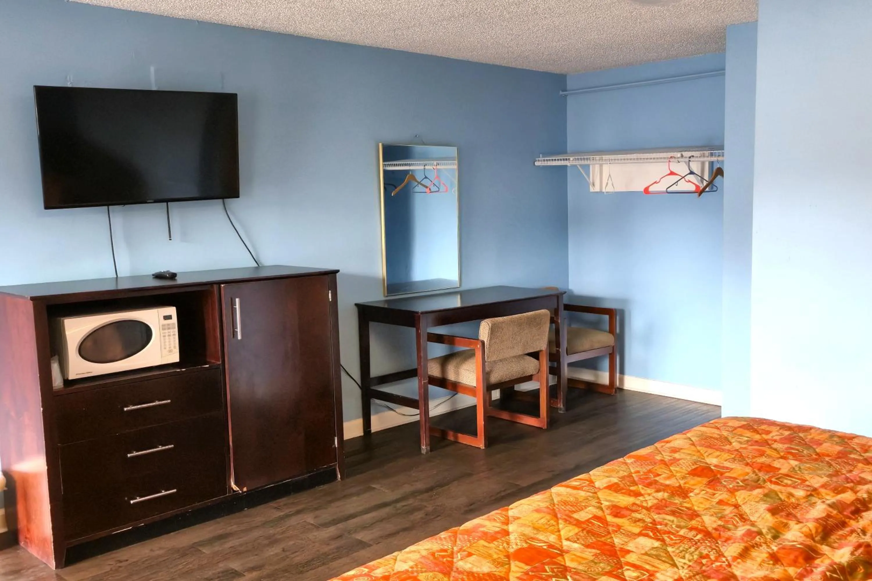 TV and multimedia, Bed in Holiday Motel by Belvilla Cleveland, TN