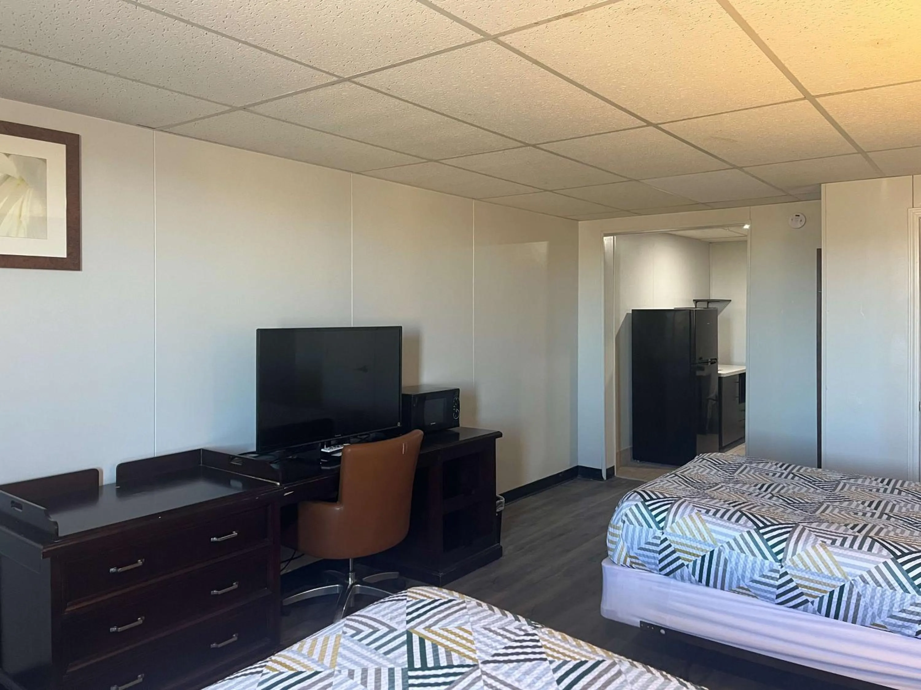 Photo of the whole room, Bed in Studio 6 Borger, TX Boom Town