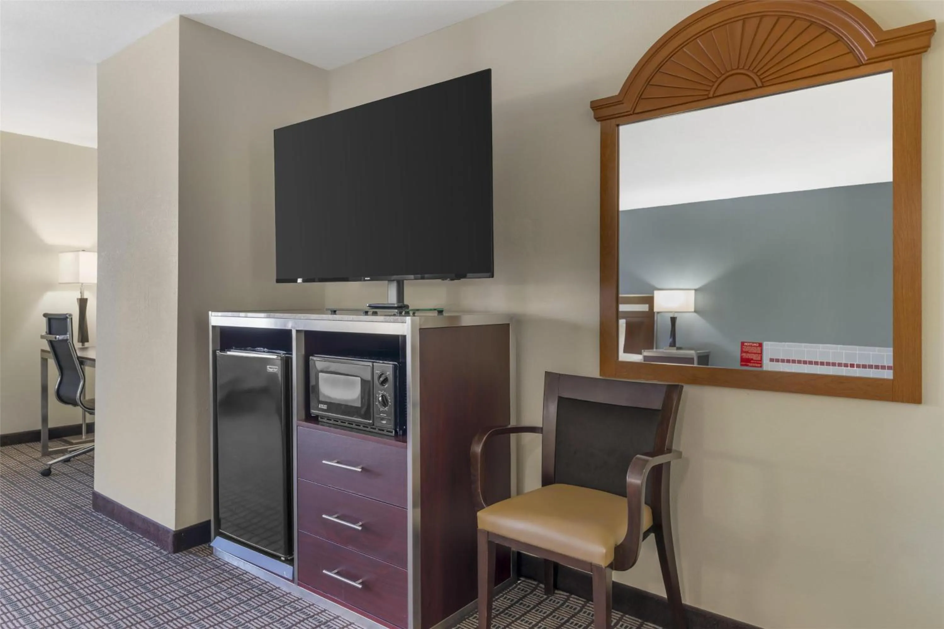 Bedroom in Best Western Maritime Inn