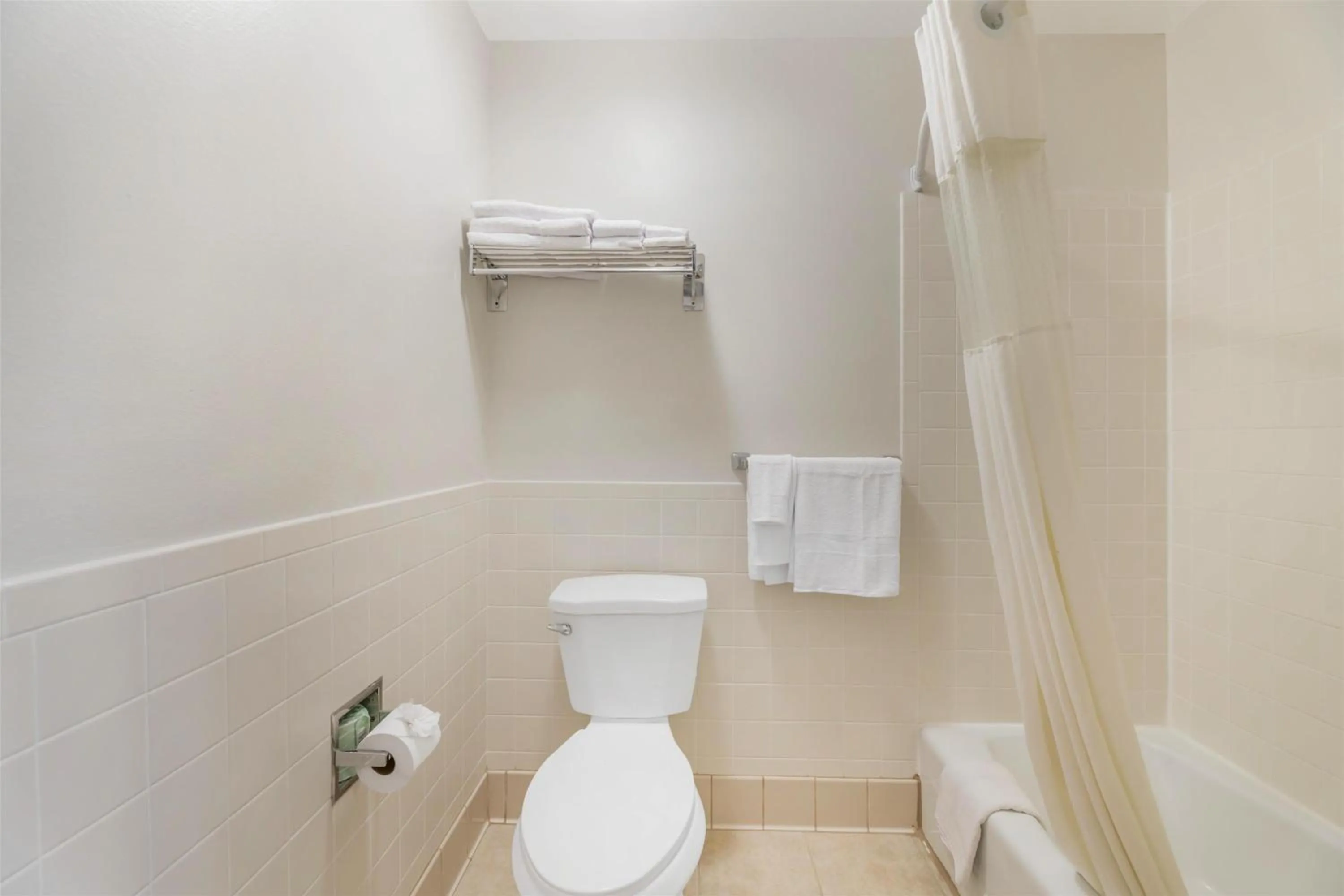 Bathroom in Best Western Maritime Inn